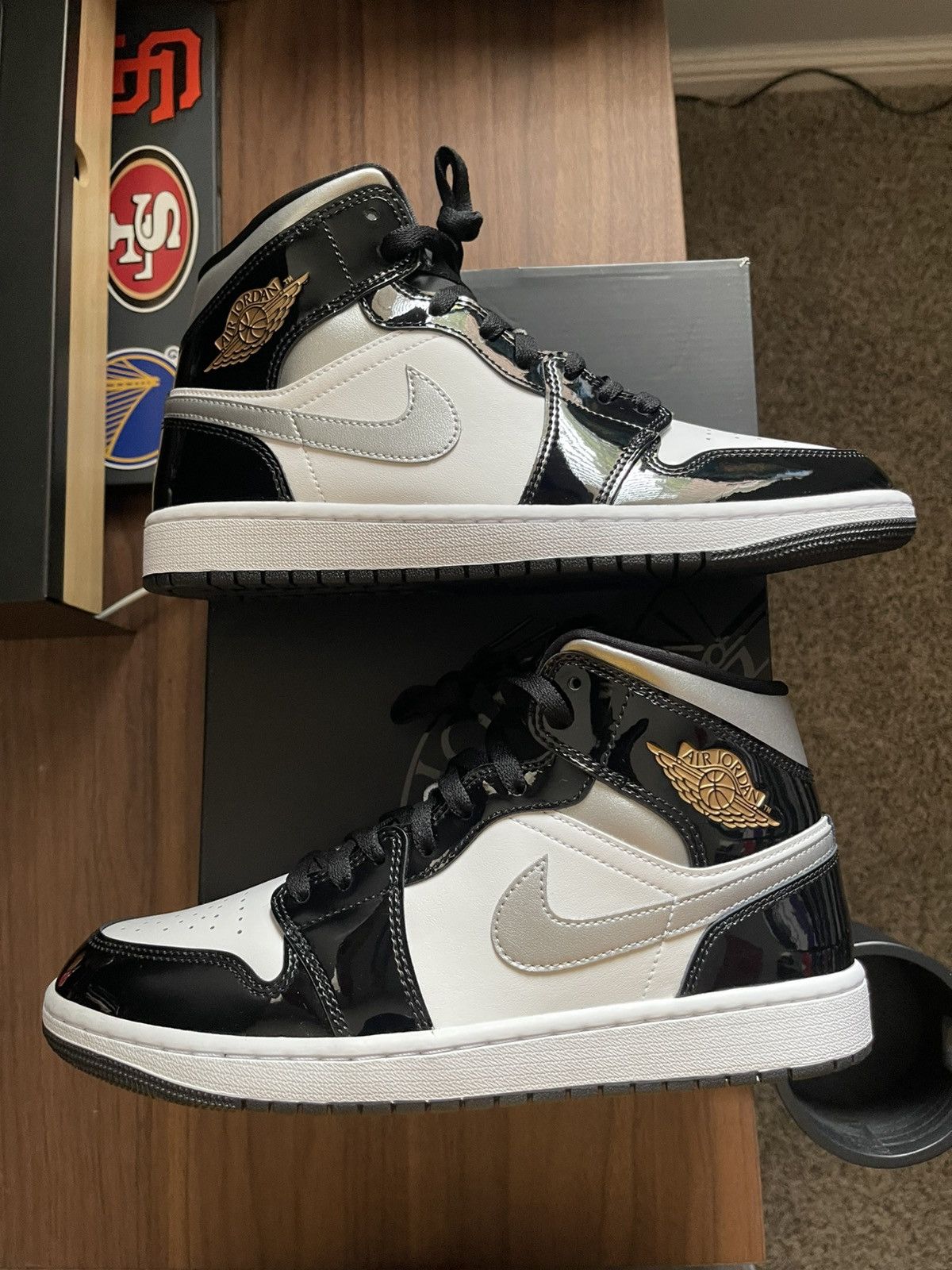 Jordan Brand Air Jordan 1 Mid SE Size US 9.5 / EU 42-43 - 1 Thumbnail