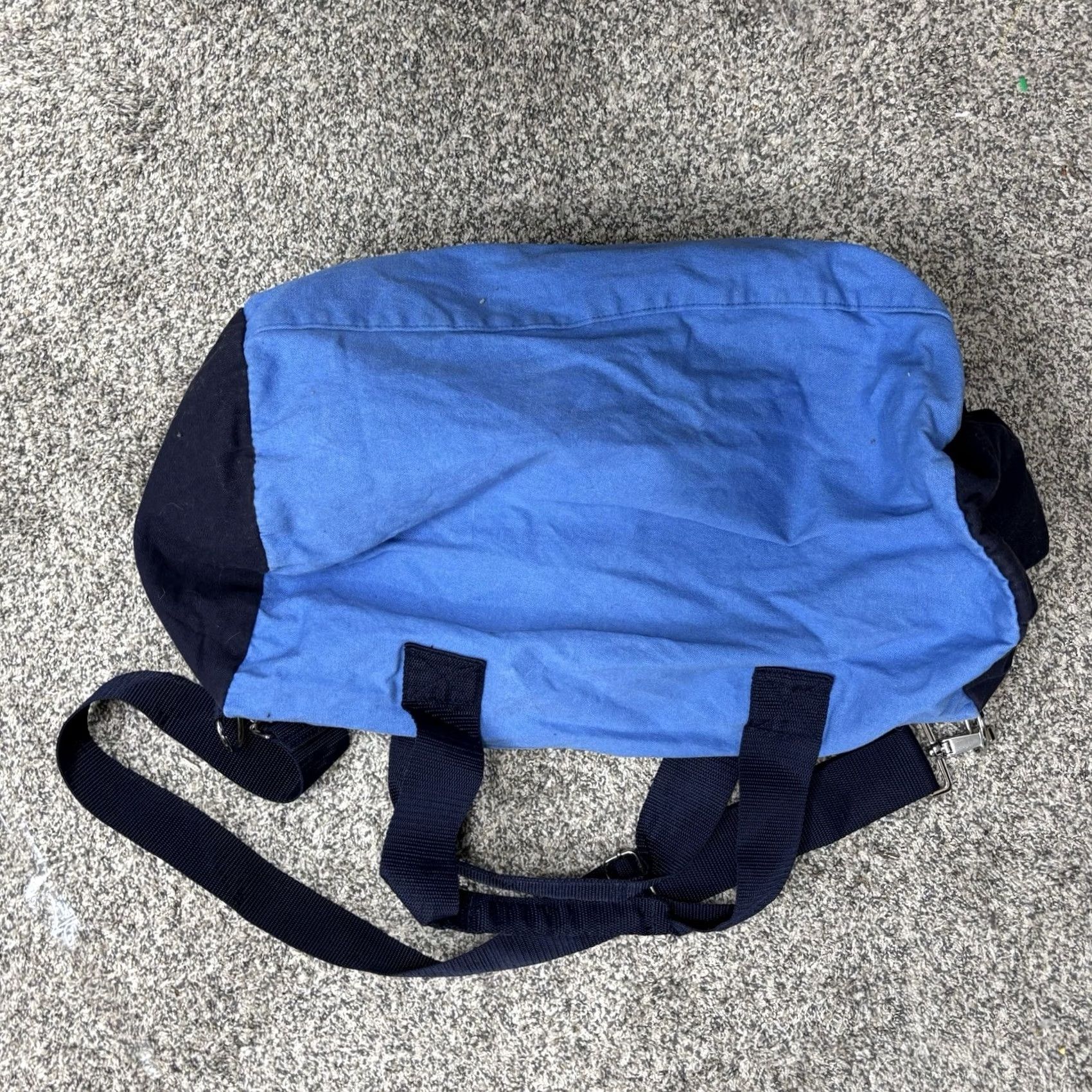 Tommy Hilfiger VINTAGE Tommy Hilfiger Duffel Bag Red Flag Logo Large Denim 90s Gym Travel Blue Canvas 1990s Mens Bag Size ONE SIZE - 2 Thumbnail