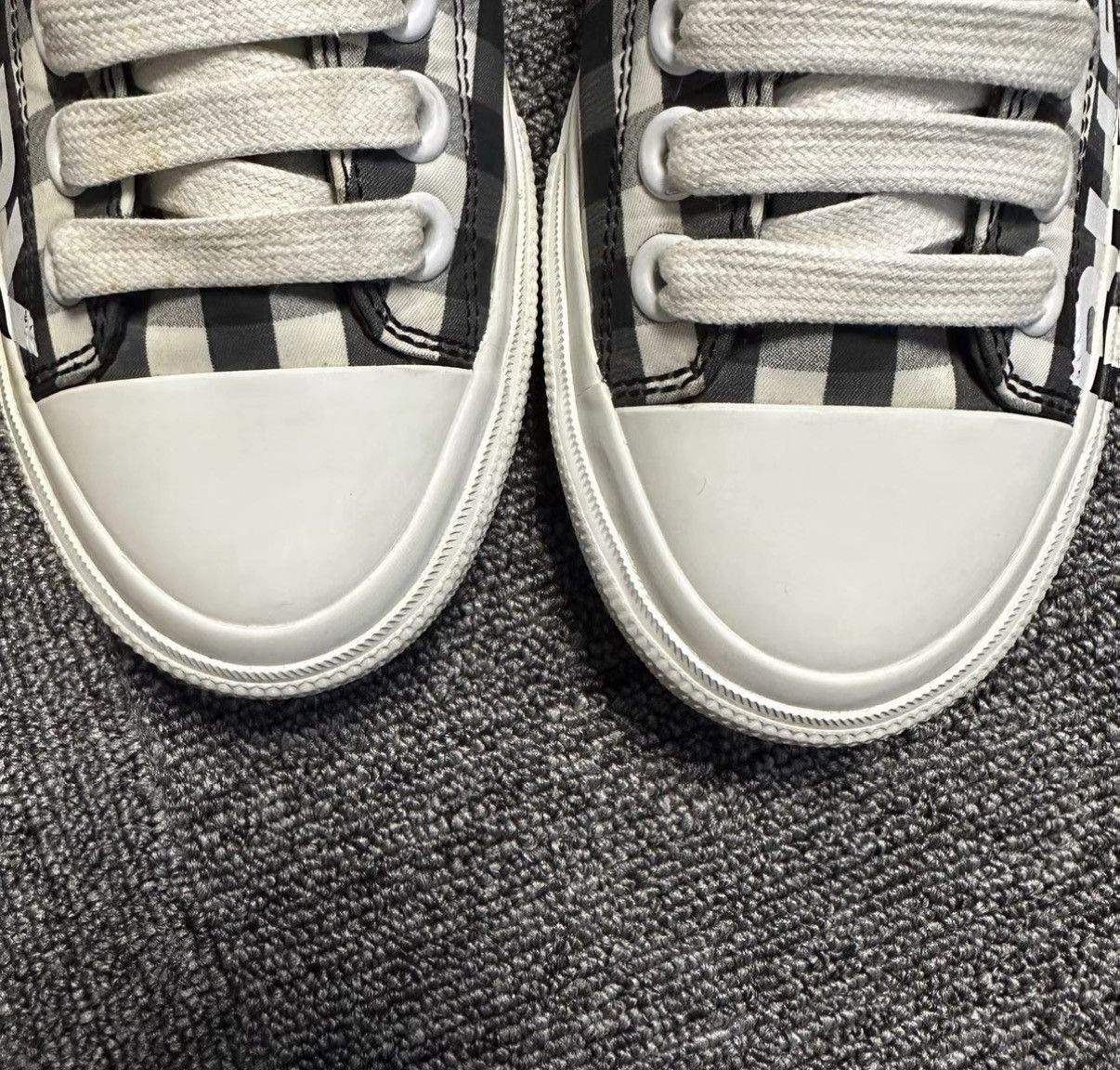 Burberry Burberry Black & White Check Side Logo Sneakers K12 Size US 5 / IT 35 - 7 Thumbnail