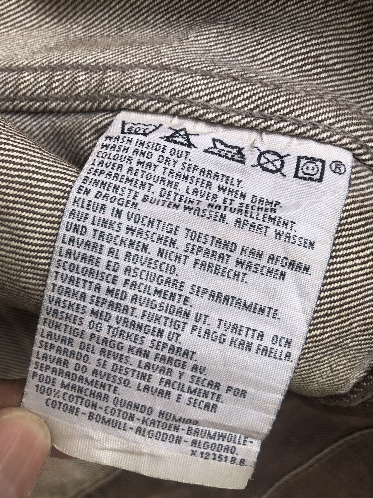 Levi's Vintage 90s' Levi’s Denim Jacket Distressed Denim Size US M / EU 48-50 / 2 - 17 Thumbnail