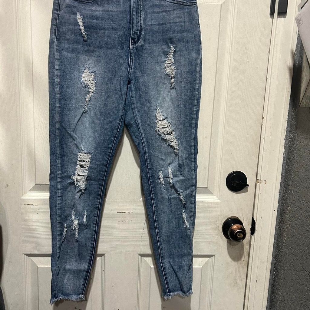 Kancan USA Kancan distressed skinny jeans #Distressed#chic #SkinnyJeans Size 28" / US 6 / IT 42 - 1 Thumbnail