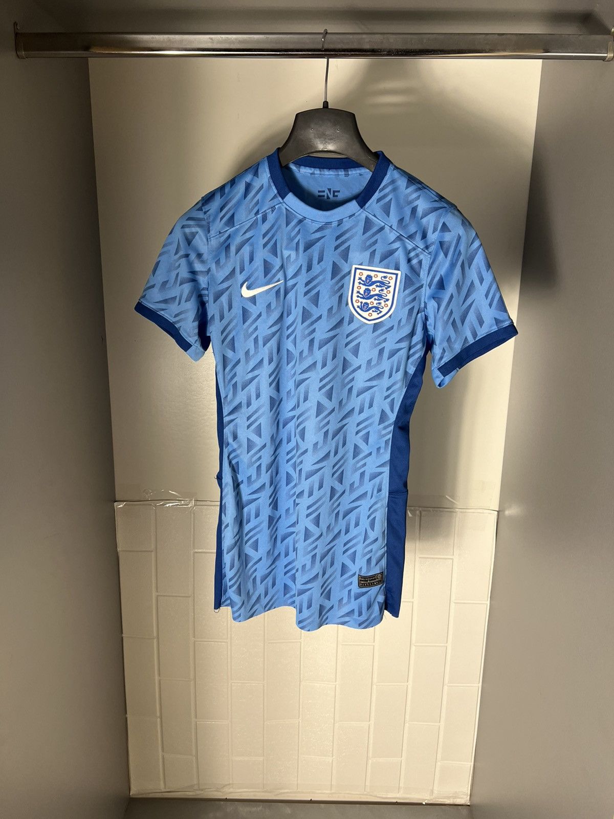 Vintage VERY RARE NIKE ENGLAND DESIGNER SOCCER JERSEY MANCHESTER Y2K Size US S / EU 44-46 / 1 - 2 Thumbnail