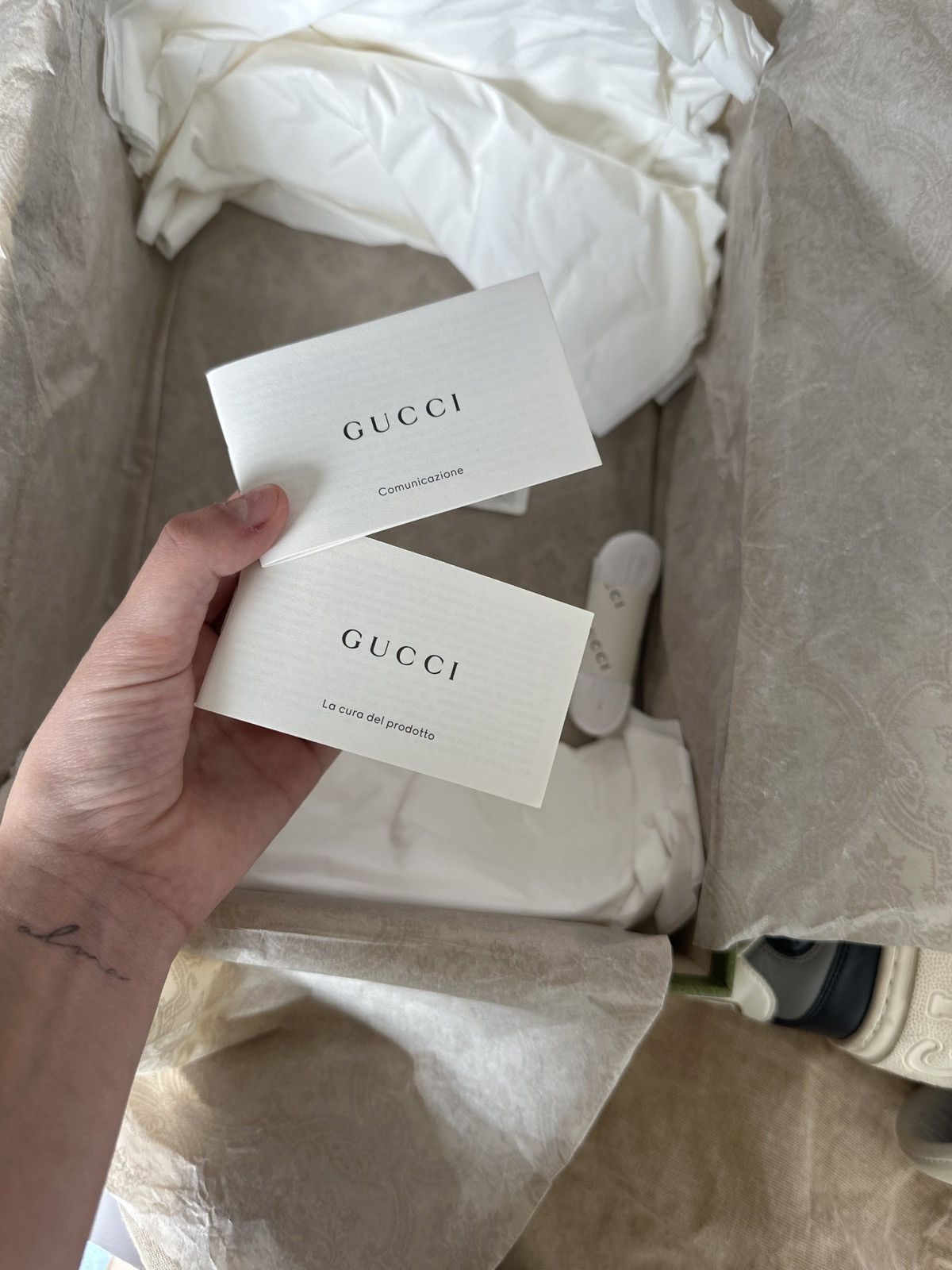 Gucci Gucci Monogram Street Style Logo Sneakers 'Beige Black' Size US 9 / EU 42 - 2 Thumbnail