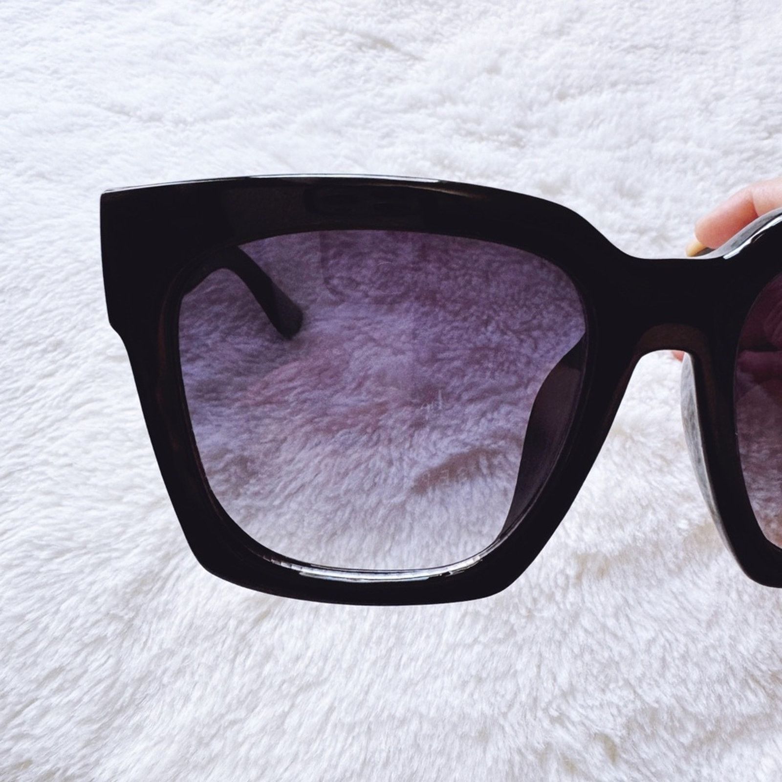 Other Liora Black Oversized Bold Sunglasses Size ONE SIZE - 3 Thumbnail