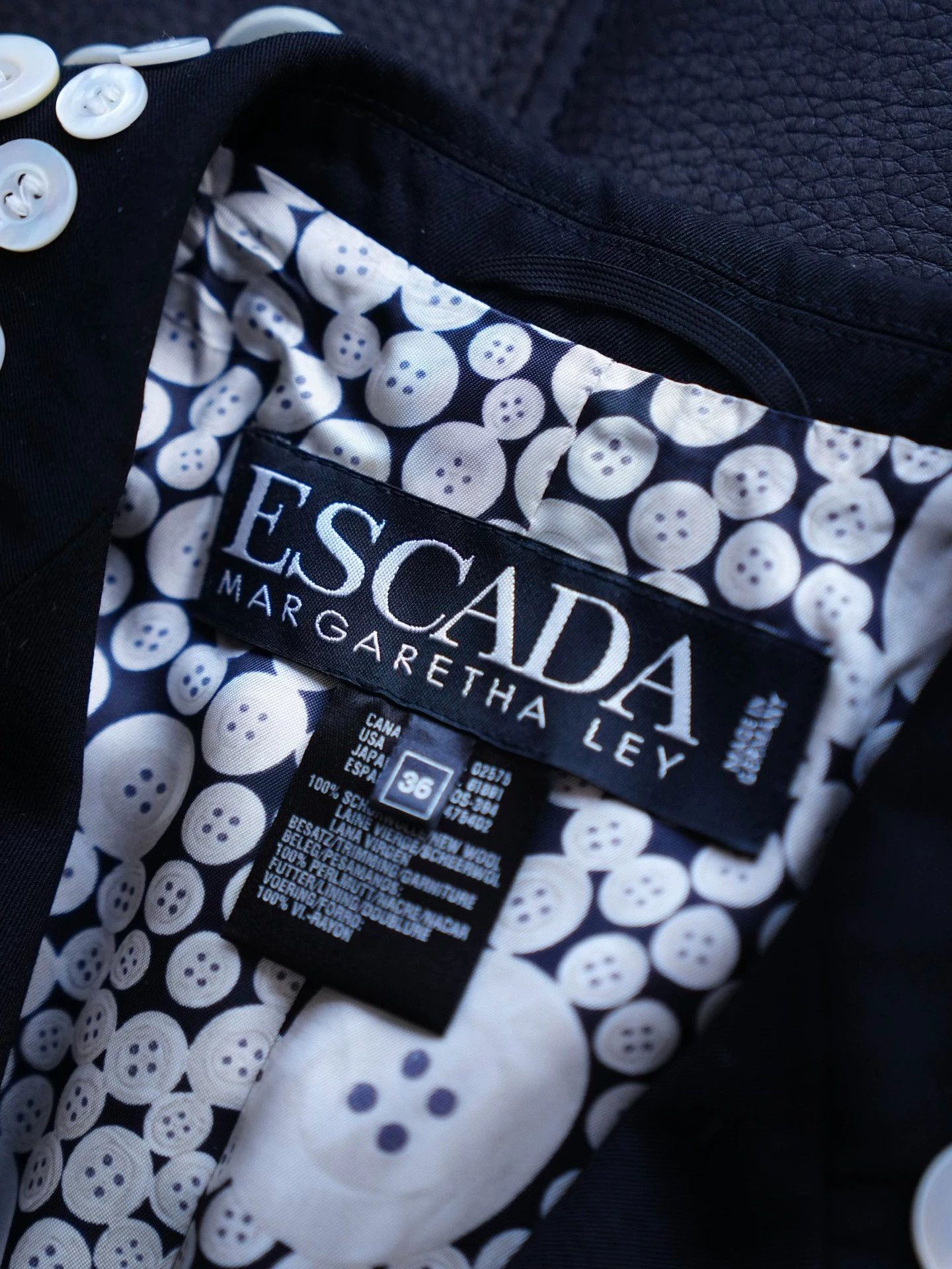 Escada Escada Vintage Wool Buttoned Notch Lapel Blazer Like New Size XS / US 0-2 / IT 36-38 - 5 Thumbnail