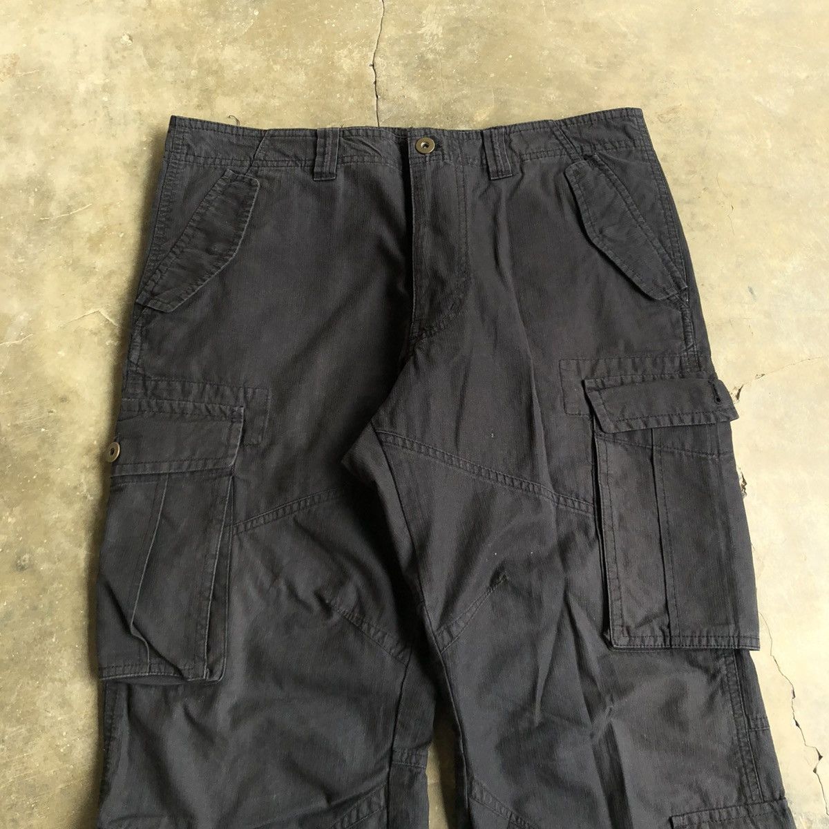 Takeo Kikuchi 2000s Takeo Kikuchi Multipocket Cargo Pants Black Designer Size US 34 / EU 50 - 3 Thumbnail
