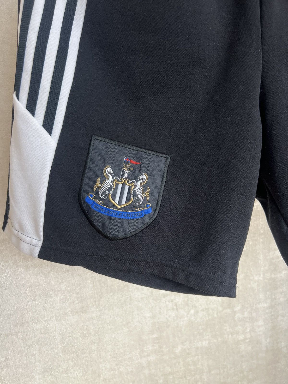 Adidas × Vintage 1997 Newcastle United adidas Football Shorts Size US 32 / EU 48 - 3 Thumbnail