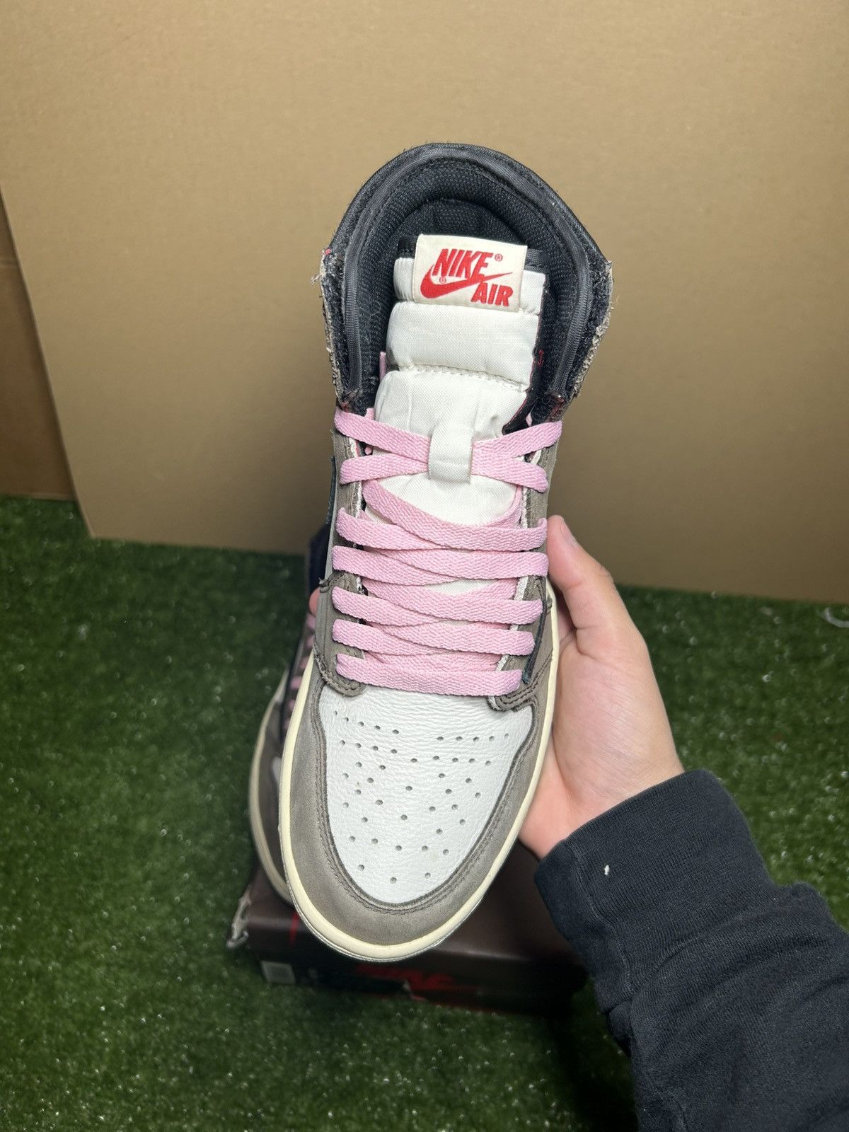 Jordan Brand × Travis Scott Jordan 1 Travis Scott Mocha High Size US 8 / EU 41 - 5 Thumbnail