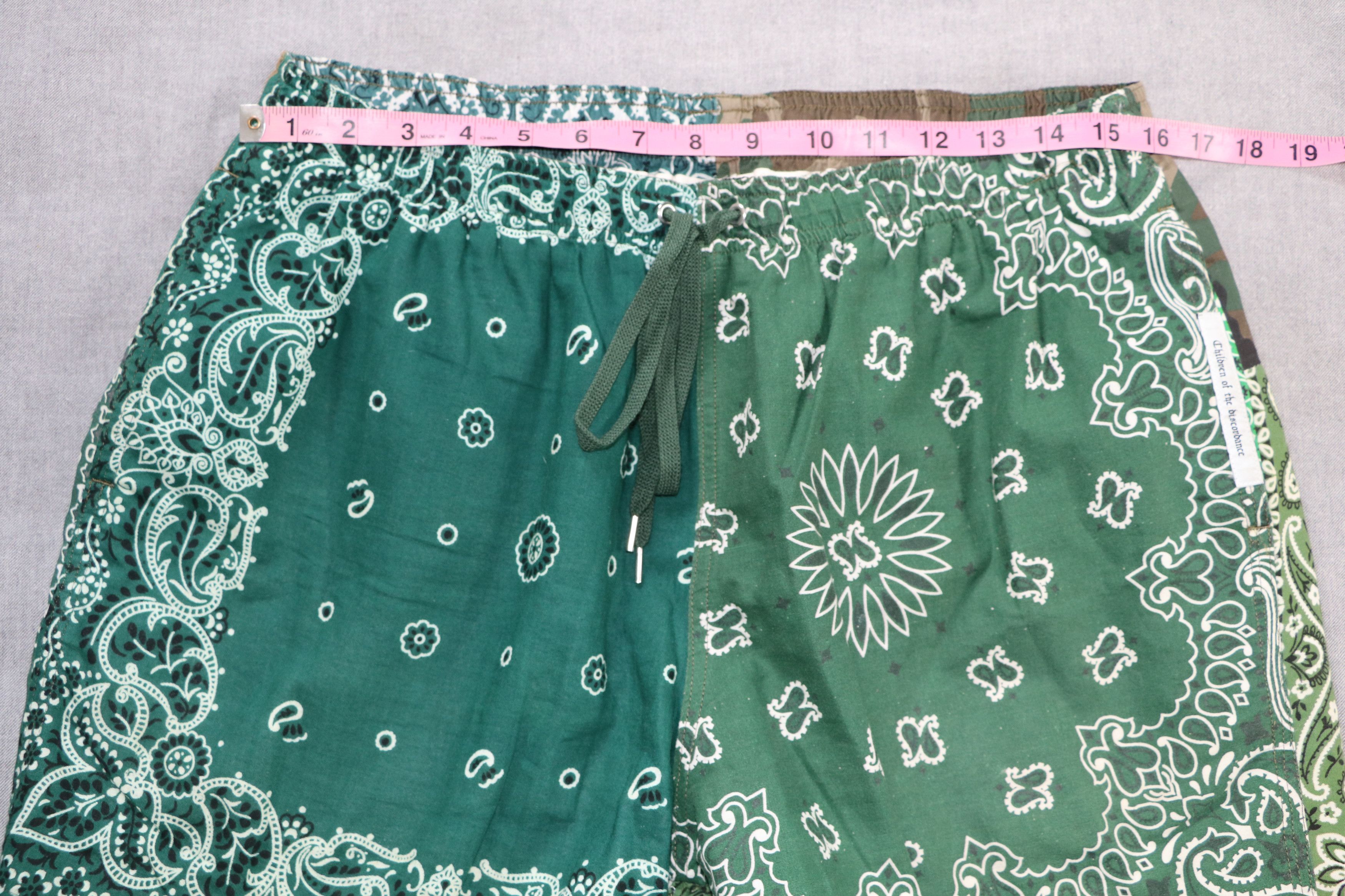 Children of the discordance bandana print shorts (green camo) Size US 32 / EU 48 - 5 Thumbnail