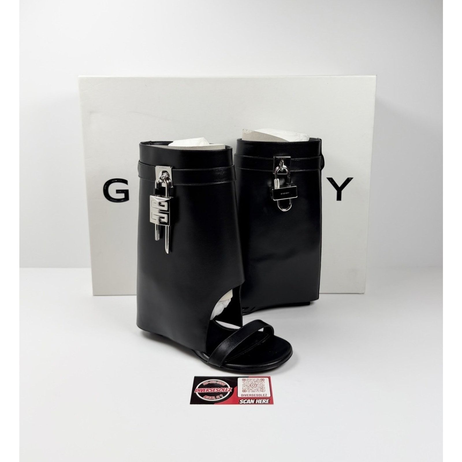 Givenchy Size 37EU/7 - Givenchy Shark Lock Ankle Boots Leather Size US 7 / IT 37 - 1 Thumbnail