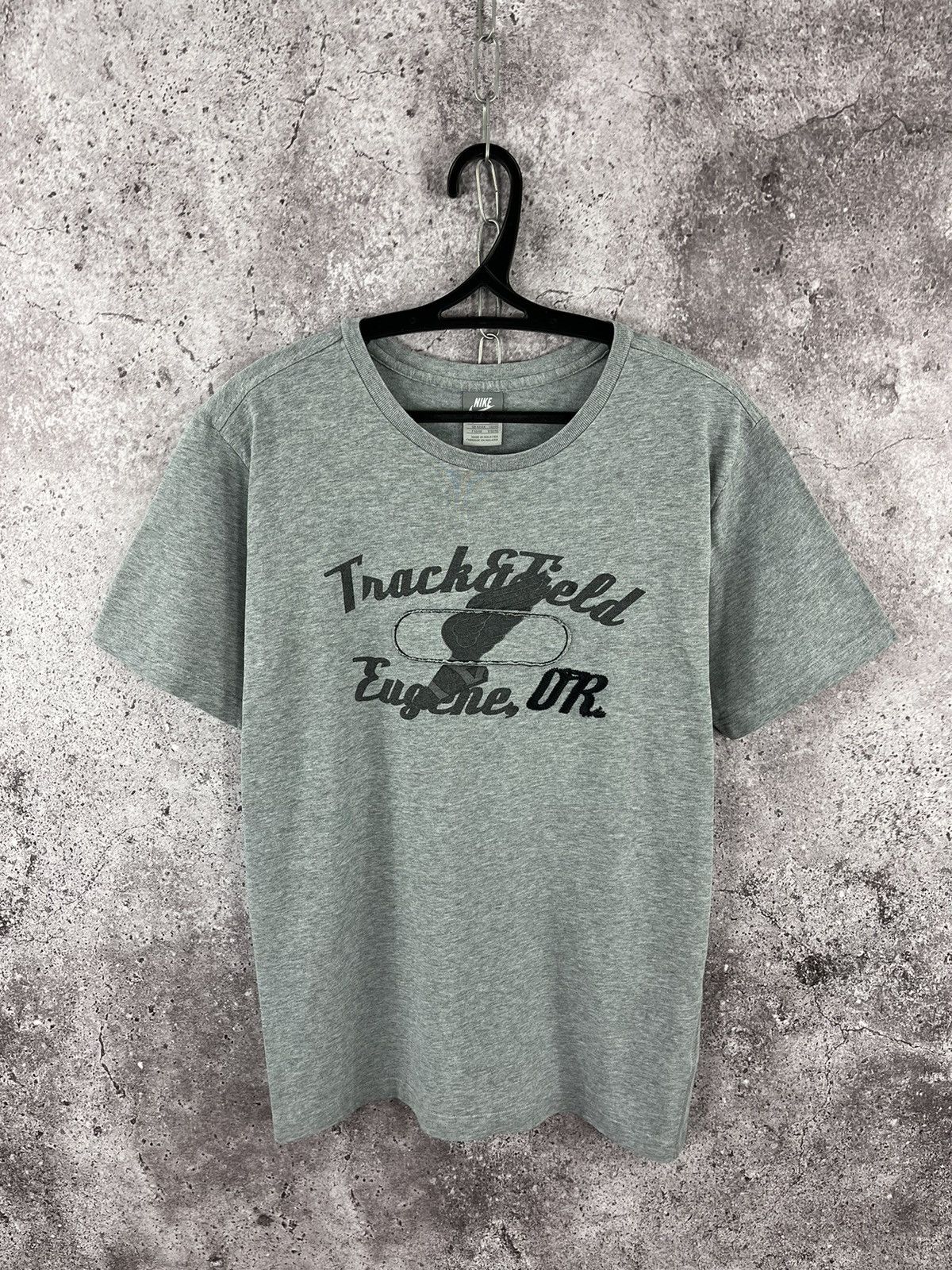 Nike Nike Vintage 2000s Track Field Tee Y2K Big Logo Grey Size L Size US L / EU 52-54 / 3 - 1 Thumbnail