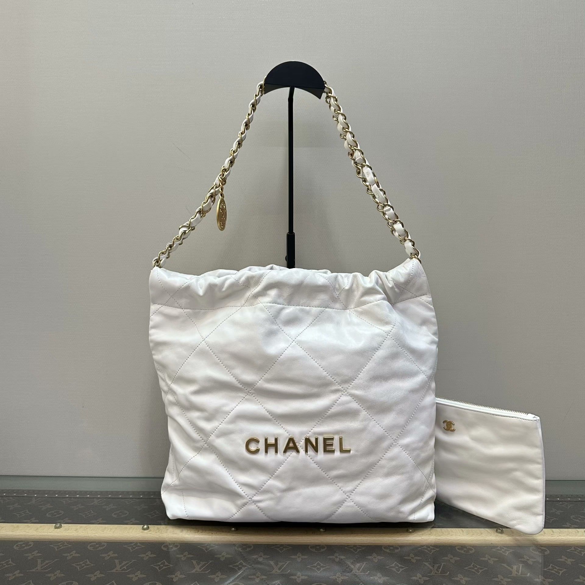Chanel Pre-loved Bag Very good condition Size ONE SIZE - 1 Thumbnail