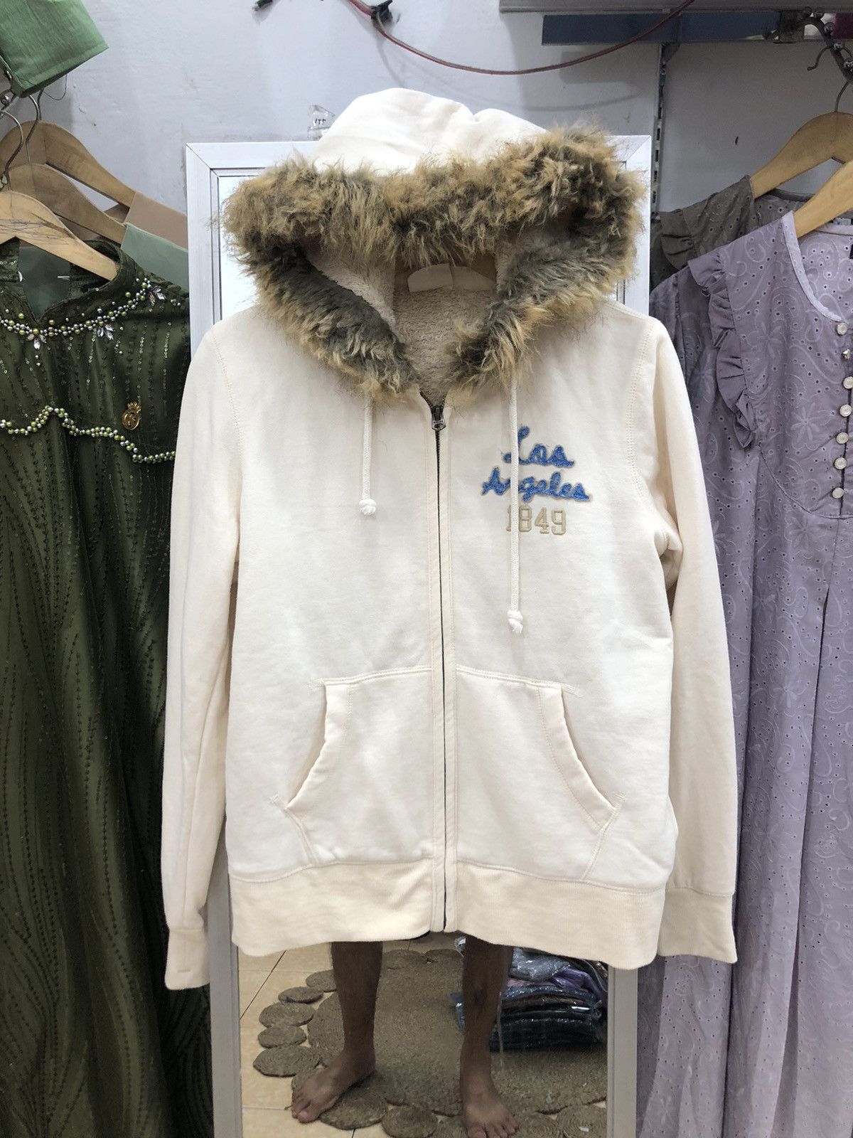 If Six Was Nine × Japanese Brand × Le Grande Bleu (L.G.B.) WHO.A.U Los Angeles CA Faux Fur Zip Hoodie Size US L / EU 52-54 / 3 - 1 Thumbnail