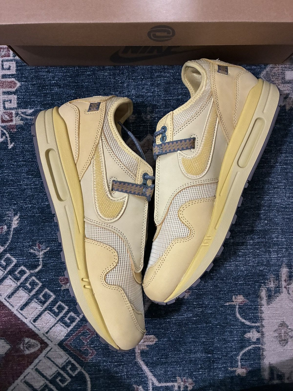 Nike × Travis Scott Nike Air Max 1 Travis Scott Cactus Jack Saturn Gold Size US 11 / EU 44 - 4 Thumbnail