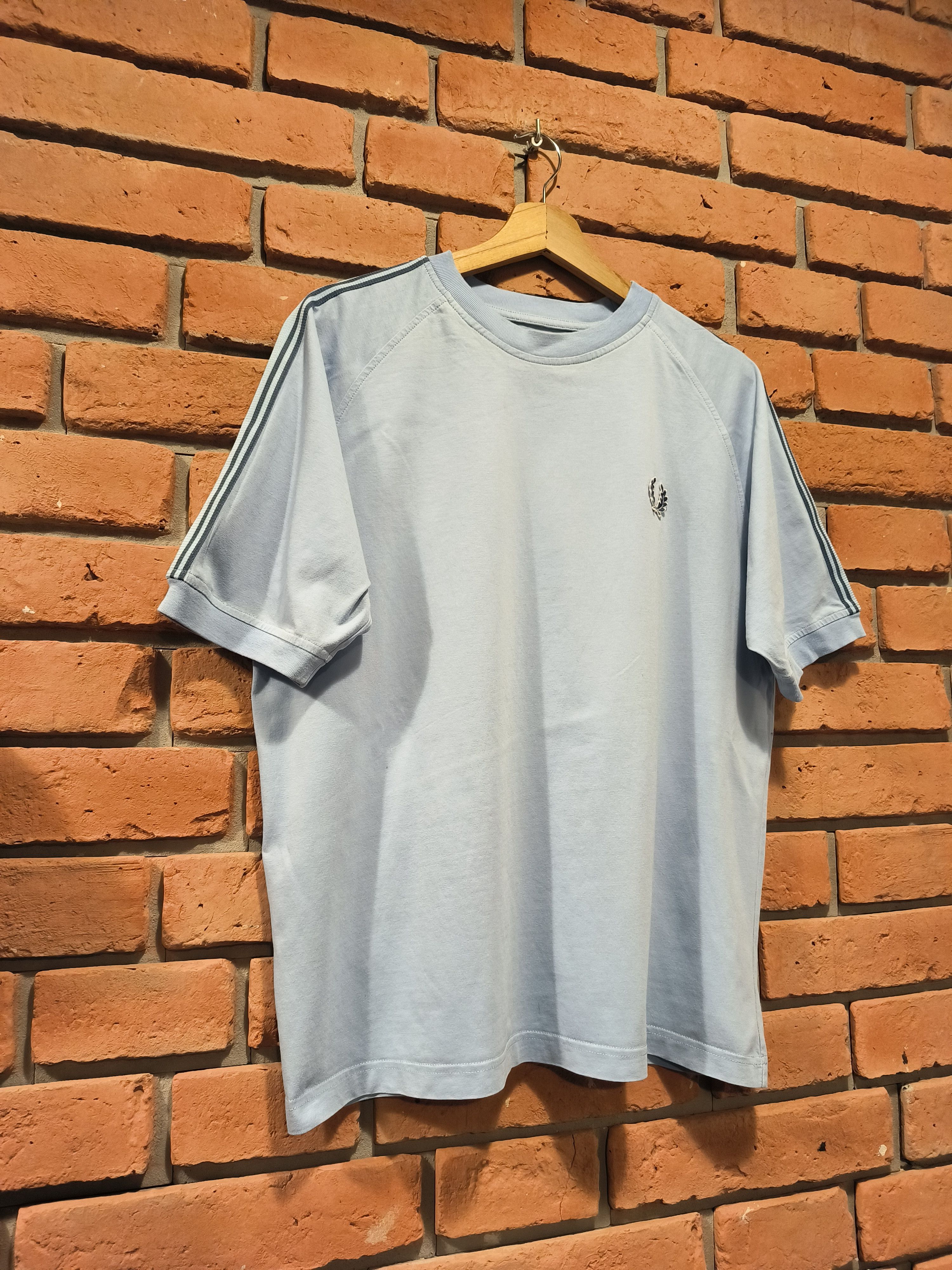 Fred Perry × Vintage Vintage Fred Perry T-Shirt Baby Blue Tee Logo Size US M / EU 48-50 / 2 - 3 Thumbnail