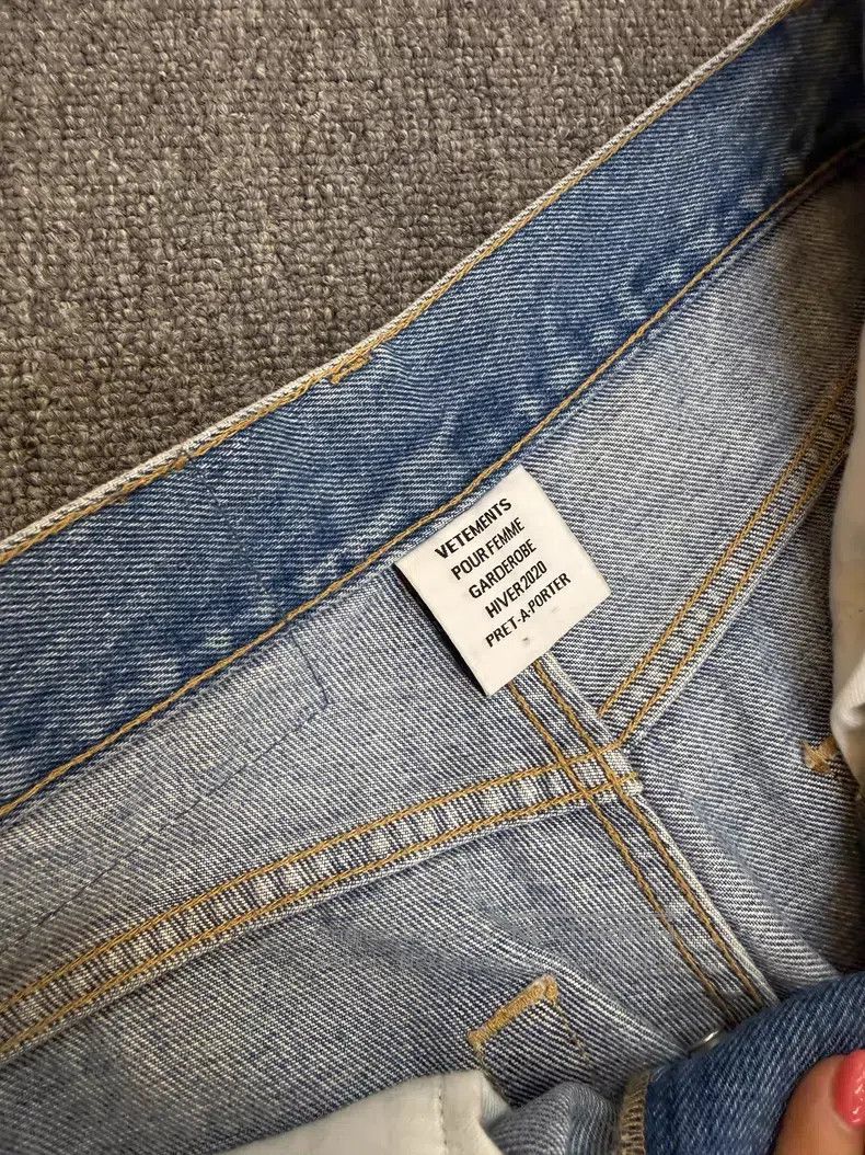 Vetements VETEMENTS Size XS Ladies Ripped Denim Jeans Size 23" - 8 Thumbnail