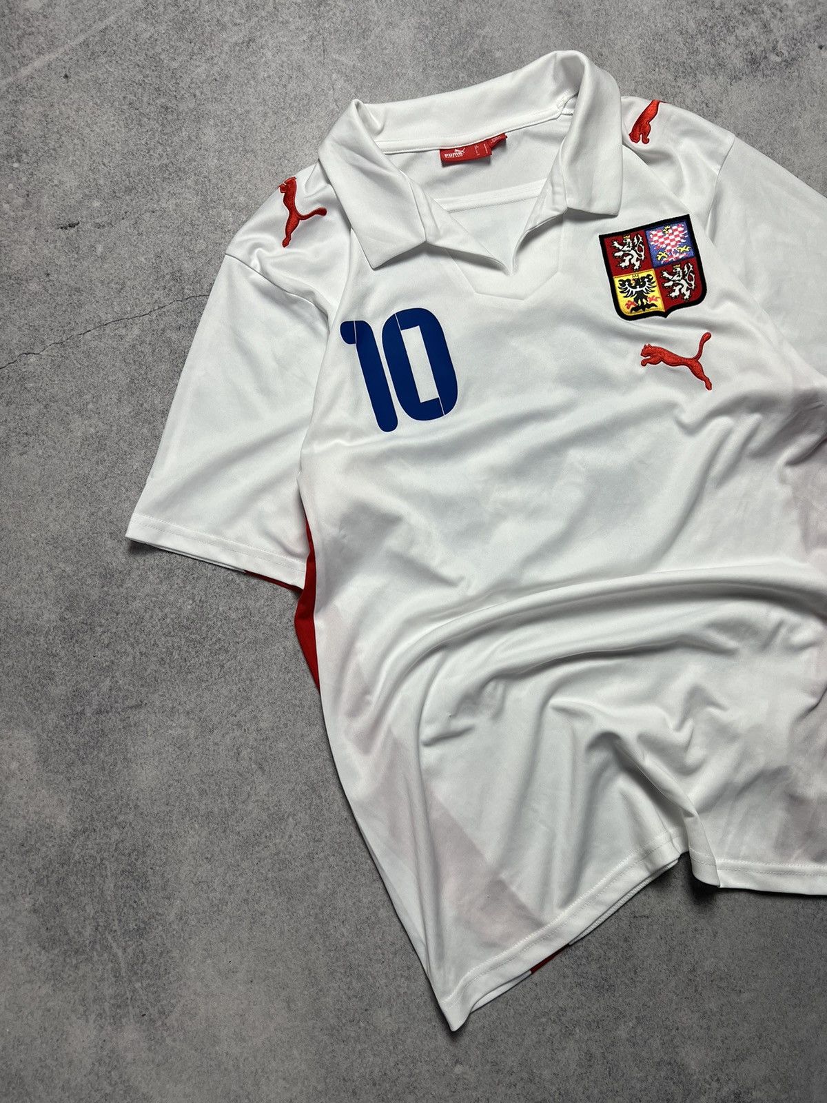 Puma Vintage Puma Czech Republic 2008 Football Blockcore Jersey Size US S / EU 44-46 / 1 - 2 Thumbnail