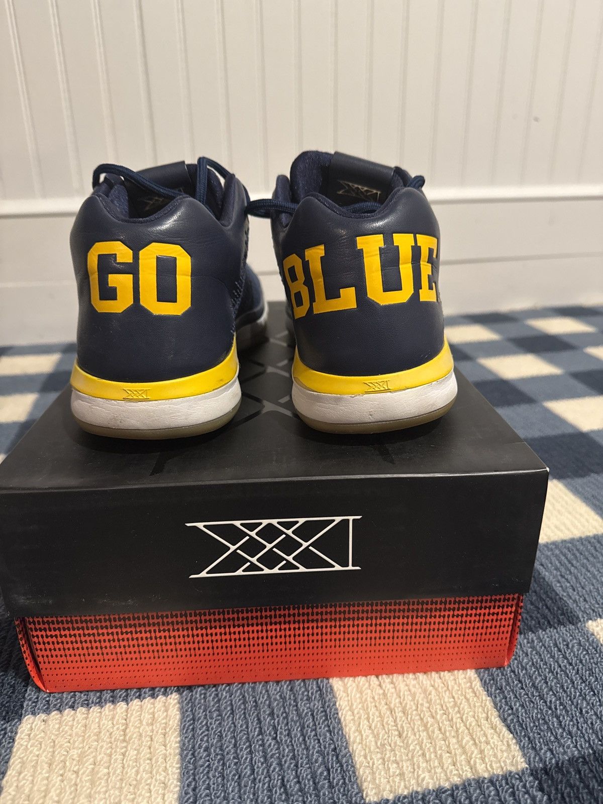 Jordan Brand JORDAN XXXI LOW ‘MICHIGAN’ Size US 10 / EU 43 - 3 Thumbnail