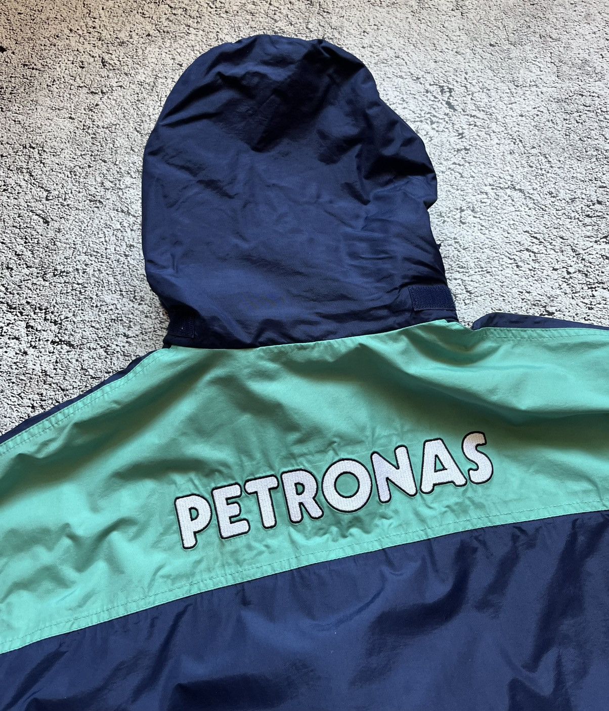 Red Bull Red Bull Sauber Petronas F1 Racing Team Jacket Size M Size US M / EU 48-50 / 2 - 18 Thumbnail