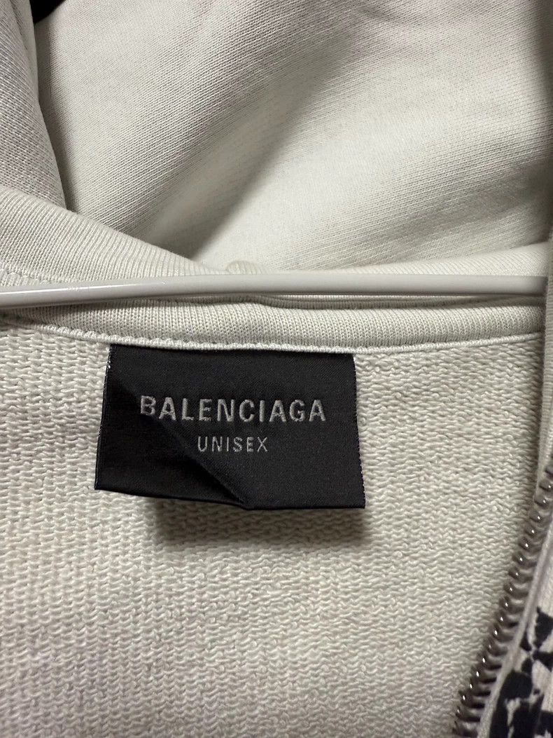 Balenciaga Balenciaga 25ss Destroyed Graffiti Diamond Jacket, Size L Size US L / EU 52-54 / 3 - 3 Thumbnail