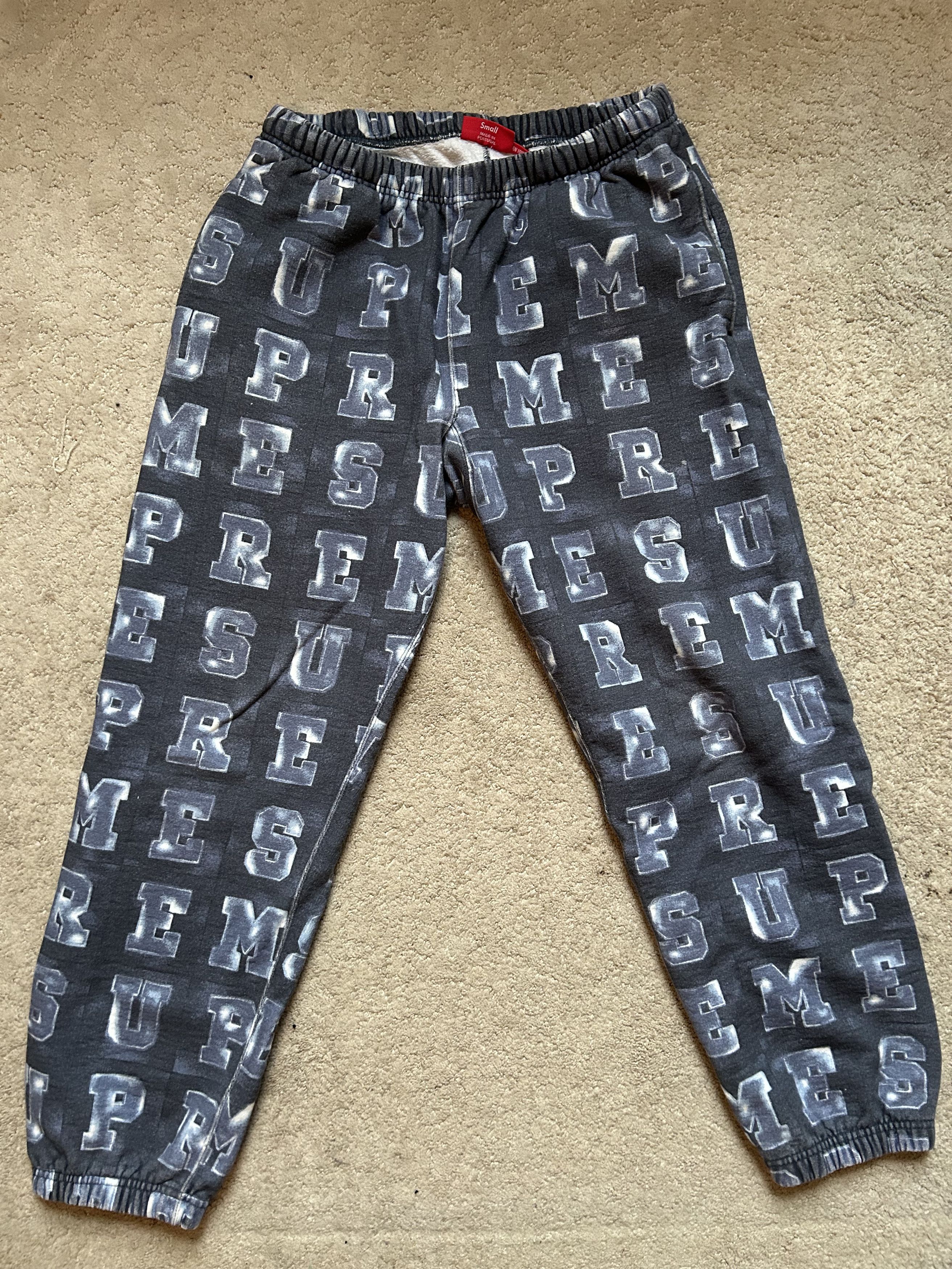 Supreme Supreme Navy Blue Sweatpants Size US 30 / EU 46 - 1 Thumbnail