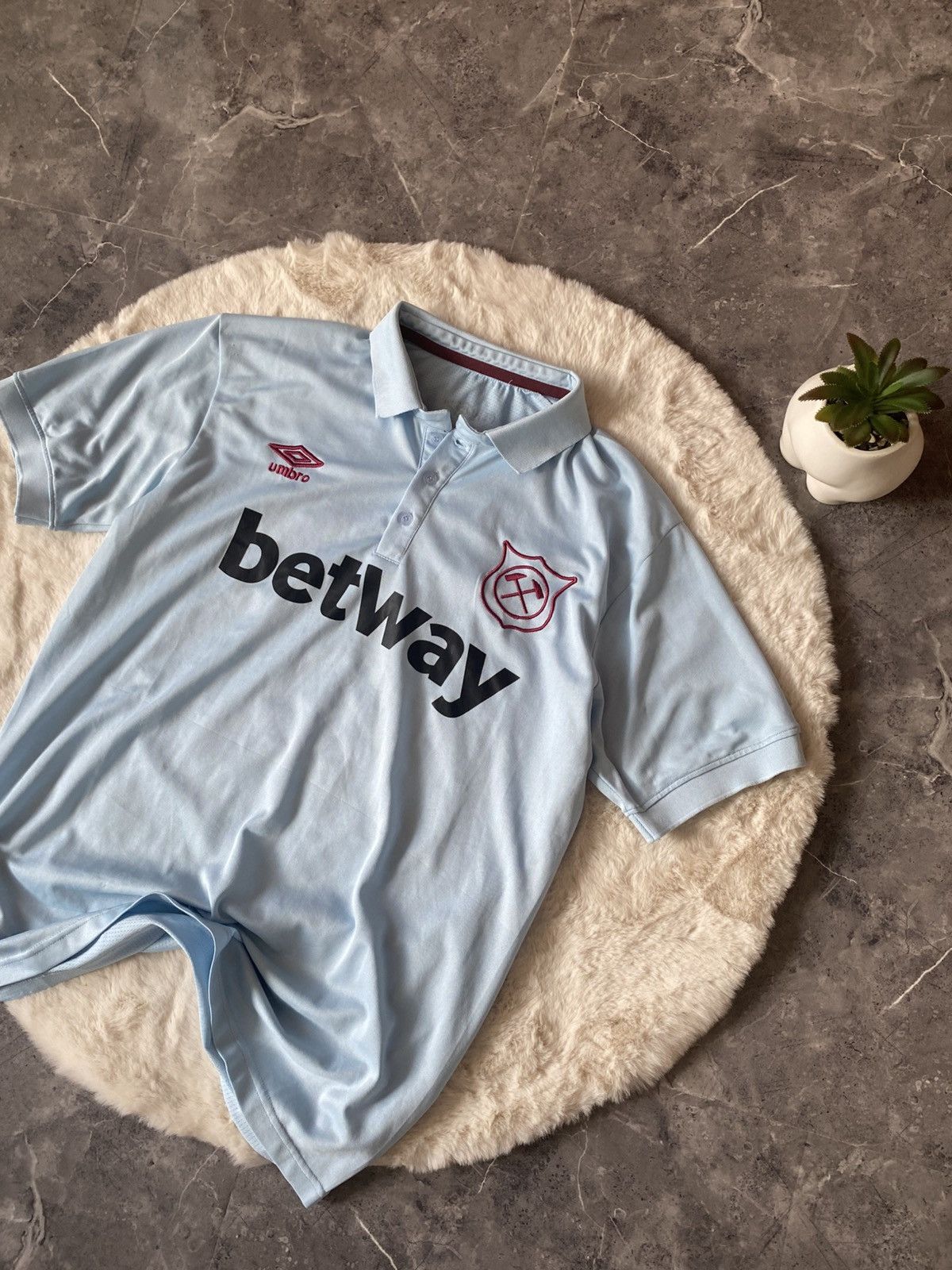 Umbro West Ham United Umbro Vintage Jersey Masuaku Number 26 RARE Size US M / EU 48-50 / 2 - 2 Thumbnail