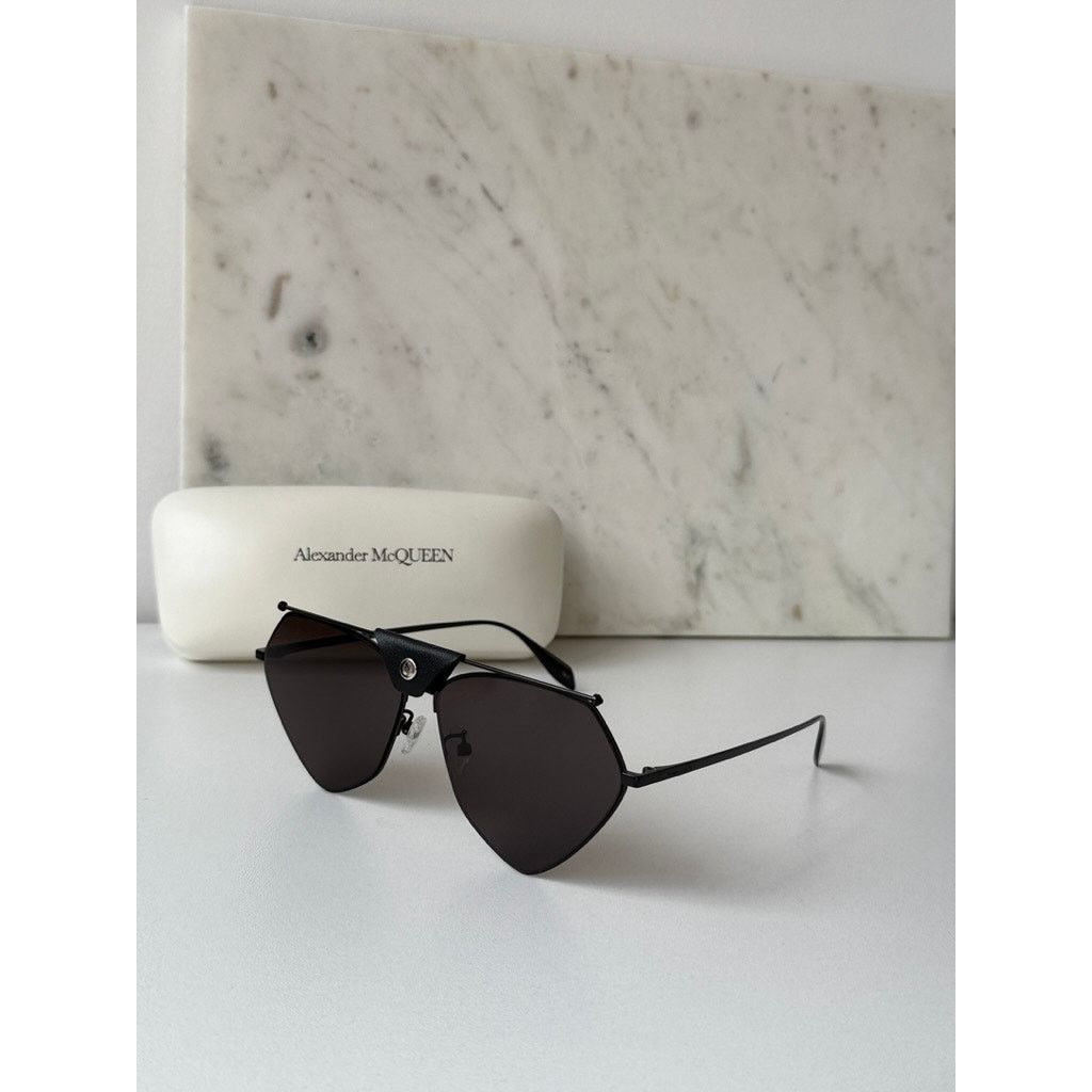 Alexander McQueen NEW Alexander McQueen AM0426S Black Pink  display picture 3