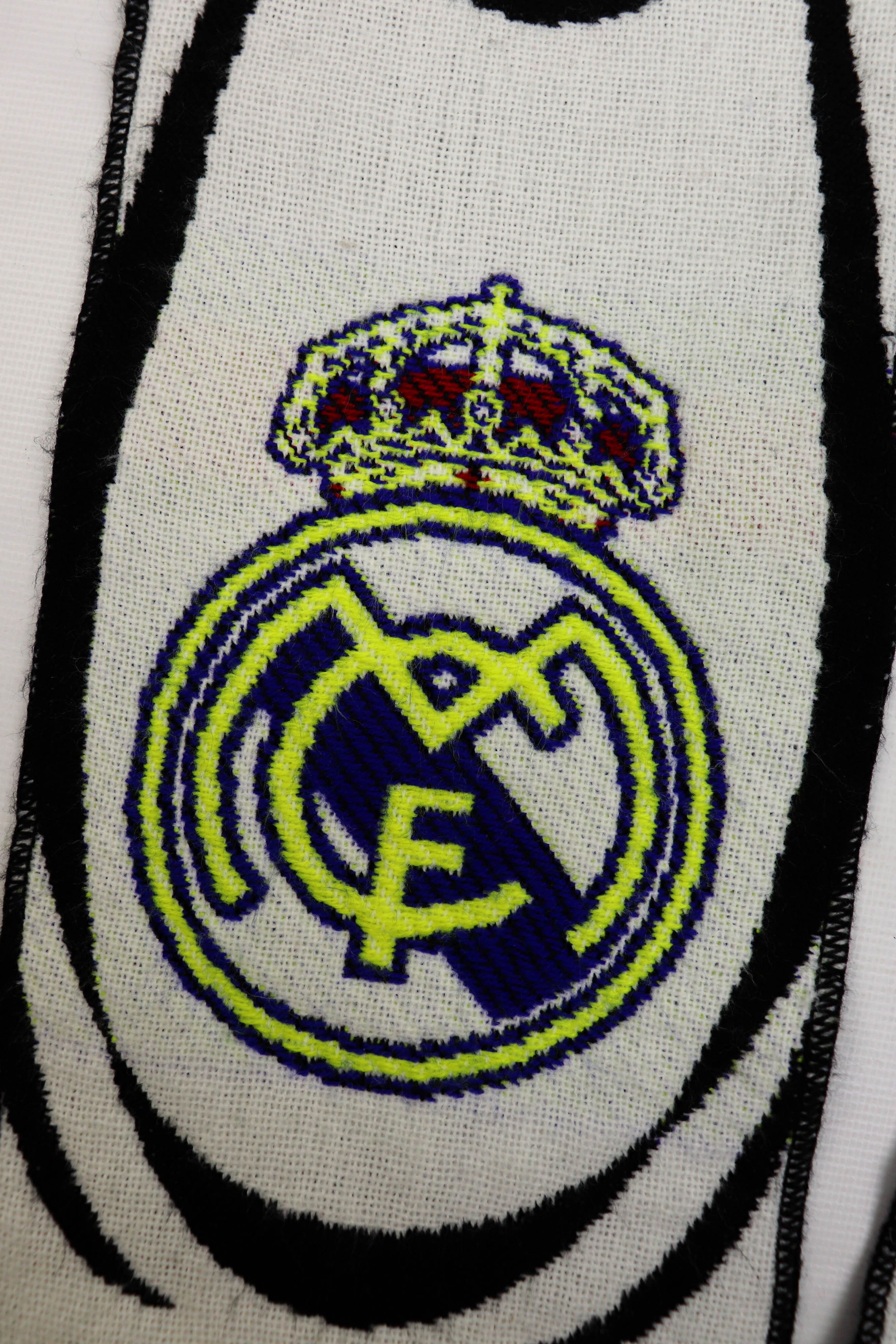 Vintage Draps Vintage FC Real Madrid Acrylic Soccer Scarf Size ONE SIZE - 6 Thumbnail