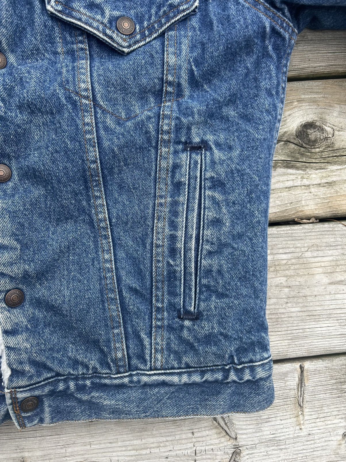 Levi's Vintage Clothing Levi’s Sherpa Lined Denim Trucker Jacket Vintage Faded Blue Size US S / EU 44-46 / 1 - 3 Thumbnail
