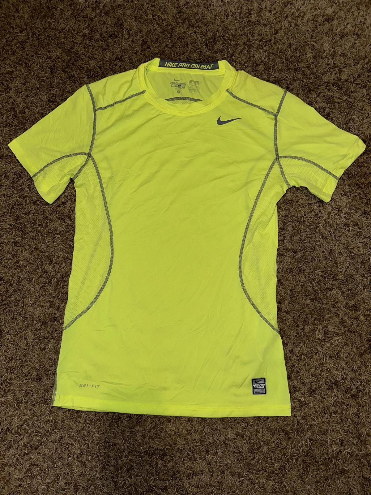 Nike Nike Men's Pro Combat Fitted Athletic 2.0 Volt Shirt Size US S / EU 44-46 / 1 - 1 Thumbnail