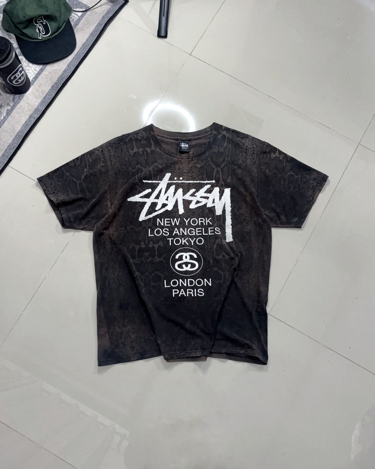 Stussy Stussy World Tour Snake Skin AOP Tee Size US M / EU 48-50 / 2 - 1 Thumbnail