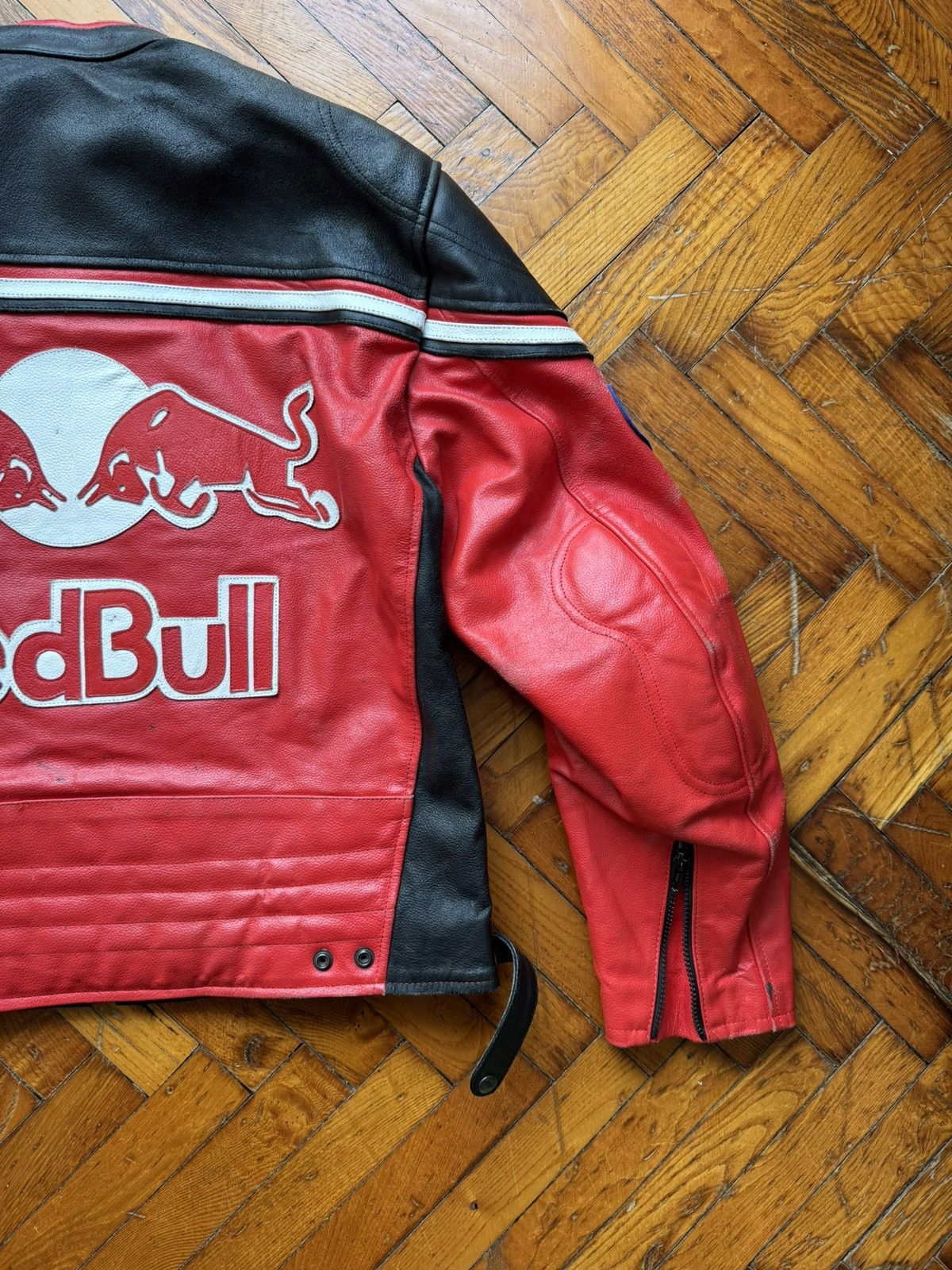 Red Bull Red Bull Racing red/black leather jacket size XL Size US XXL / EU 58 / 5 - 13 Thumbnail
