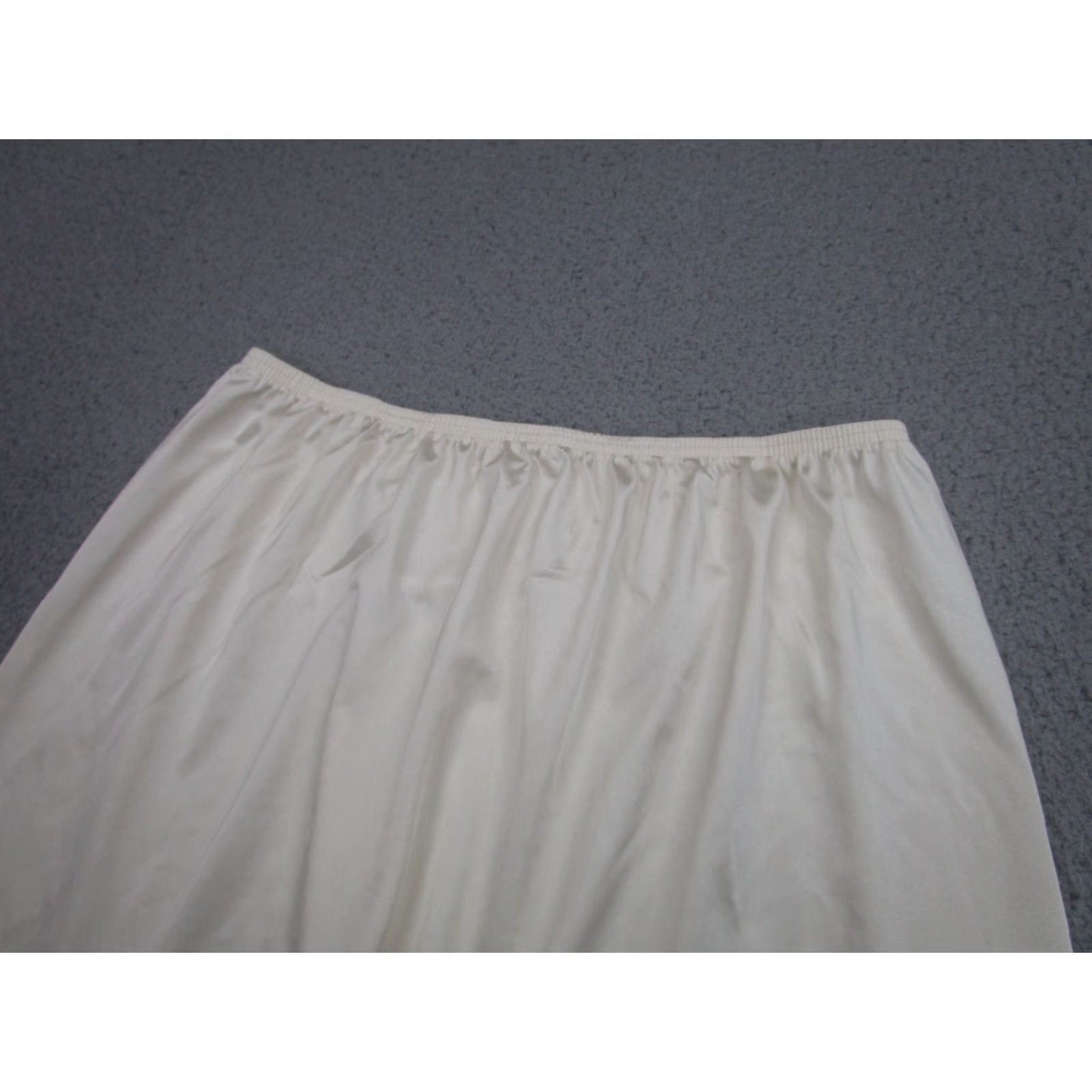 Vintage VINTAGE Vanity Fair Slip Womens M Ivory Lace 80s 90s Sexy Glamorous Classic Elegant Size 32" / US 10 / IT 46 - 4 Thumbnail