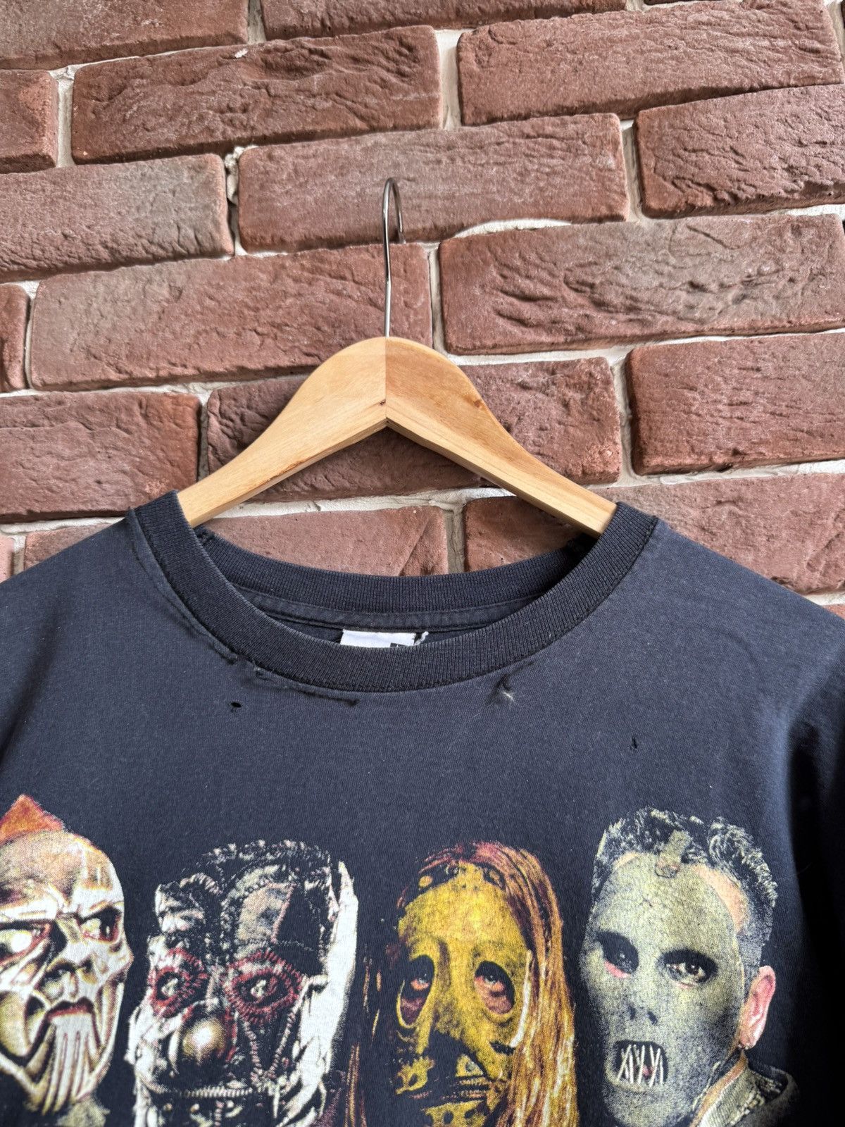 Band Tees Rare Vintage 00s Slipknot Masks Numetal Band Tee Y2K M Size US L / EU 52-54 / 3 - 4 Thumbnail