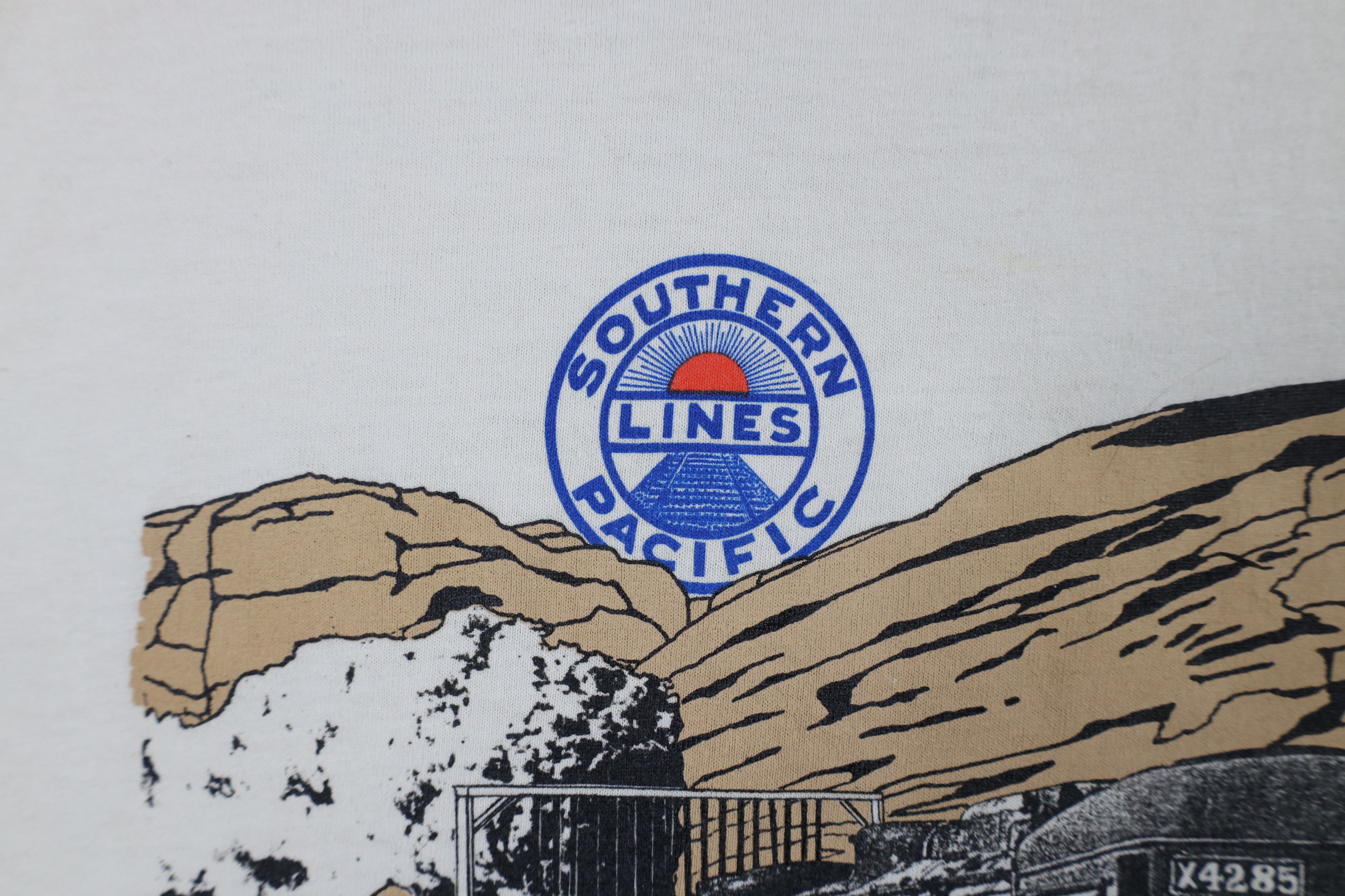 Vintage Vintage 90s Streetwear Southern Pacific AC-12 Train T-Shirt Size US L / EU 52-54 / 3 - 5 Thumbnail
