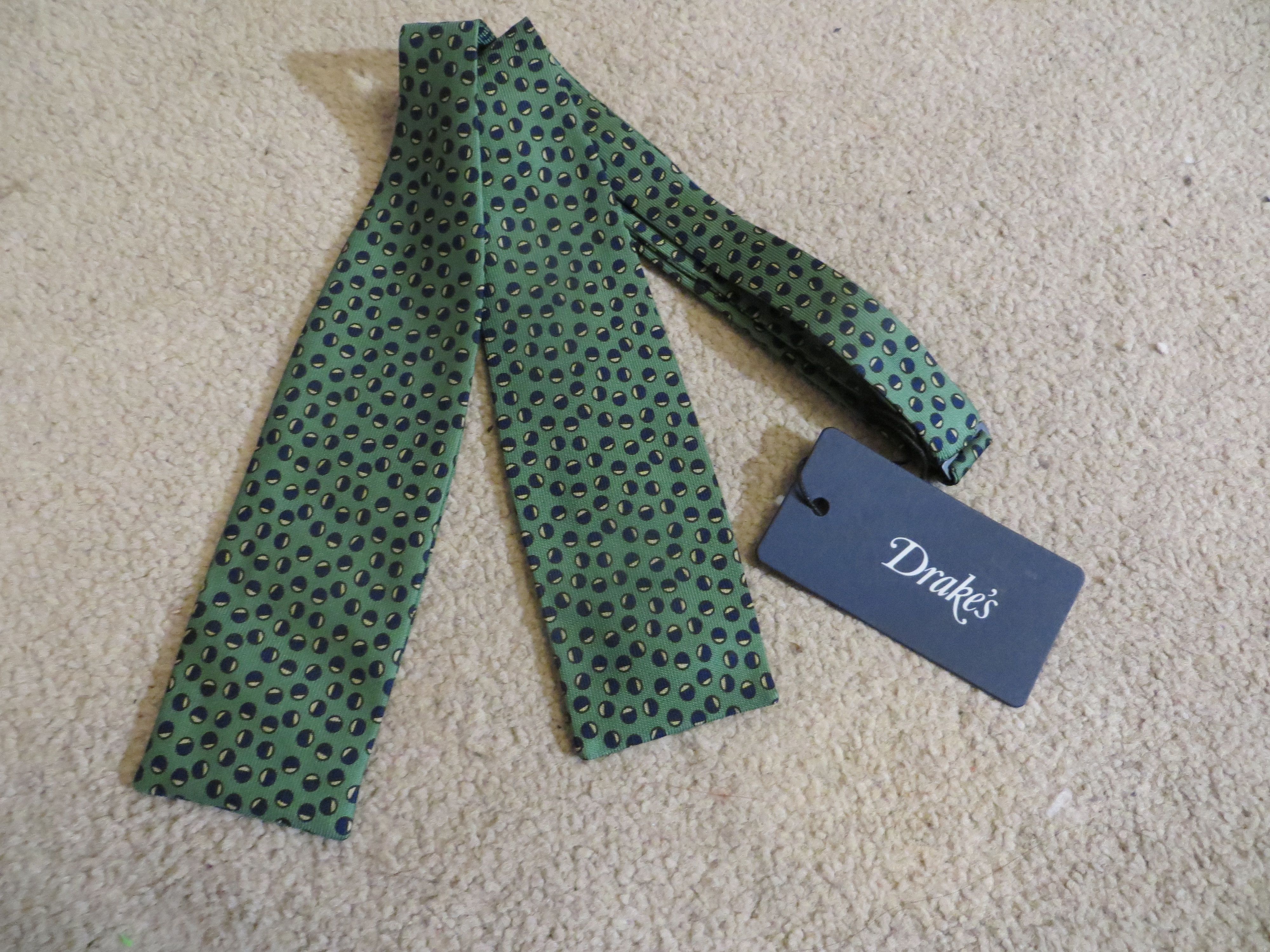 Drakes DRAKES BOW TIE | Grailed