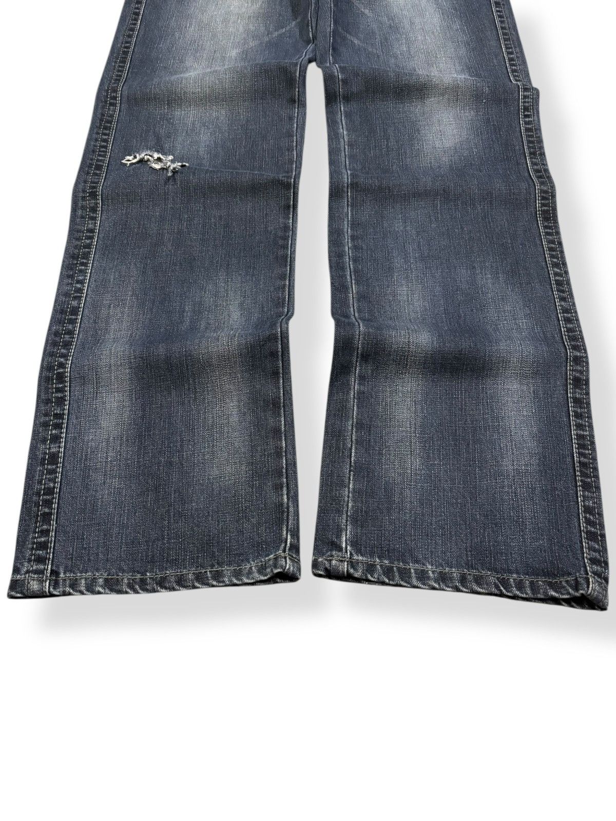 Japanese Brand Vintage Japanese Brand Dark Blue Wash Loose Distressed Jeans Size US 34 / EU 50 - 6 Thumbnail
