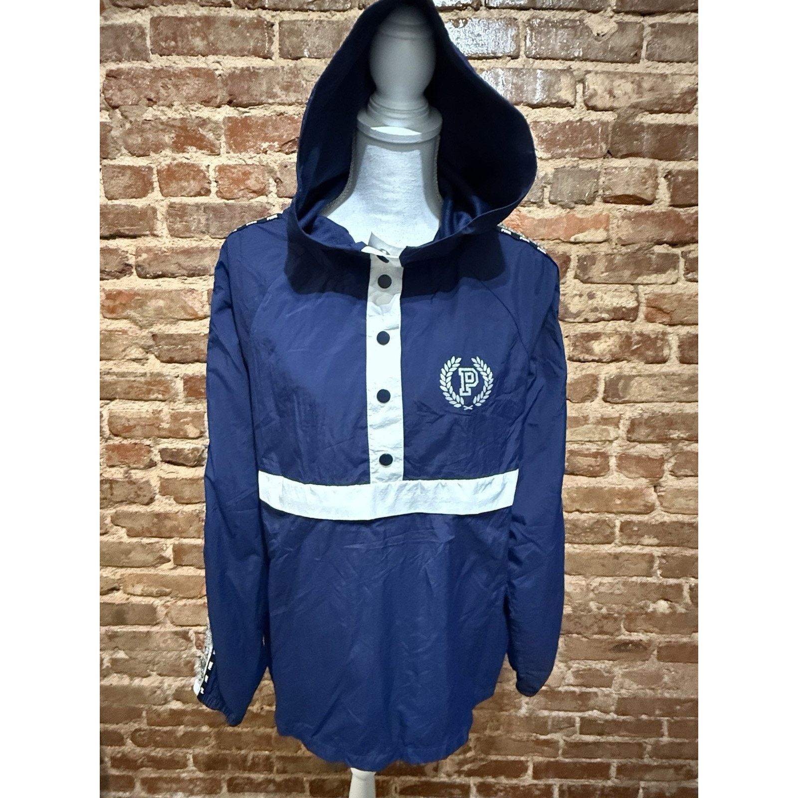 Victoria's Secret Victorias Secret funnel neck Silver bling sport Jacket M/L Size M / US 6-8 / IT 42-44 - 2 Thumbnail