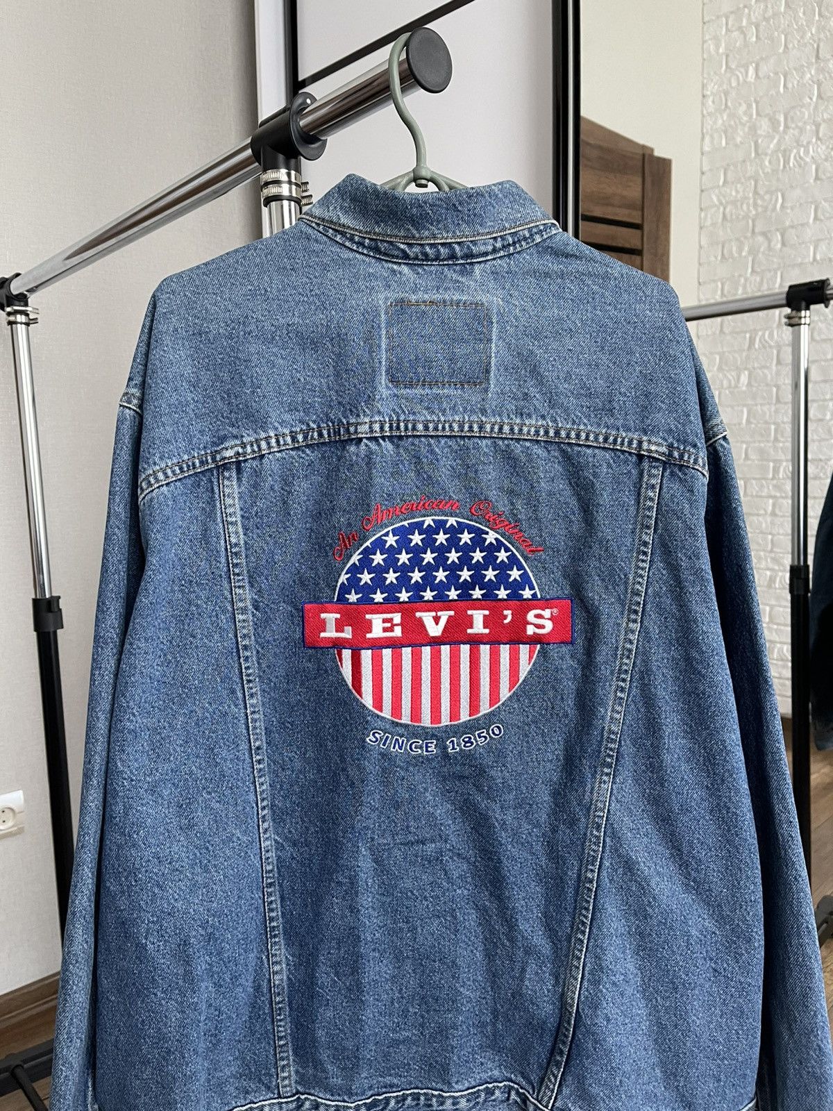 Levi's Vintage Clothing Levis Vintage Denim Jacket Big Logo Embroidered 80s Size US XL / EU 56 / 4 - 4 Thumbnail