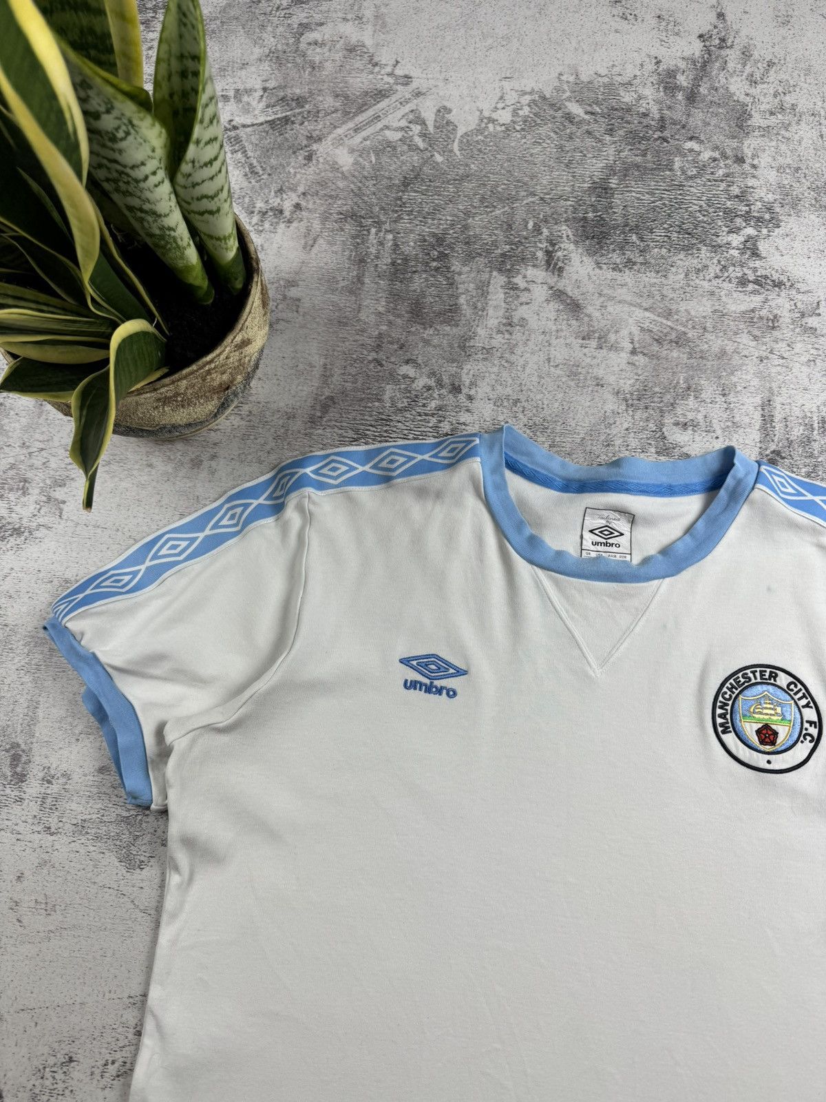 Umbro Manchester City 2009 2010 2011 White Men’s XL Retro Umbro Cotton Jersey T Shirt Size US XL / EU 56 / 4 - 6 Thumbnail