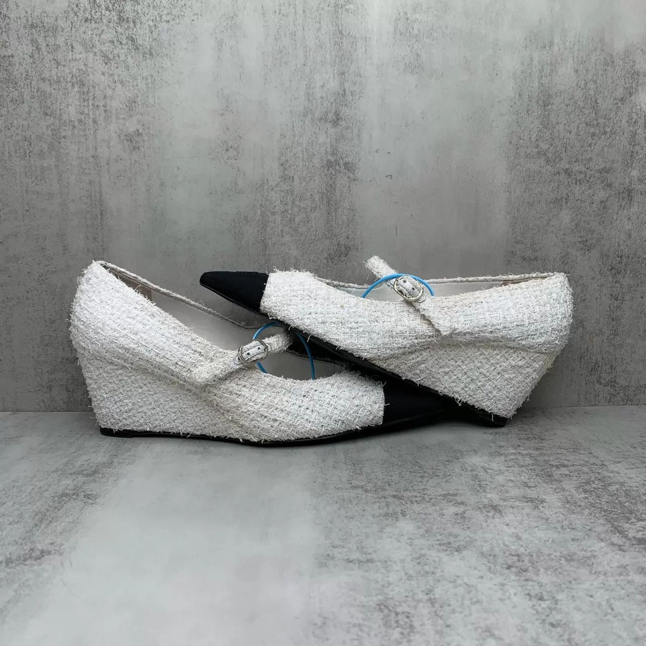 Chanel Chanel white tweed heels 36.5 95 New Size US 6 / IT 36 - 2 Thumbnail