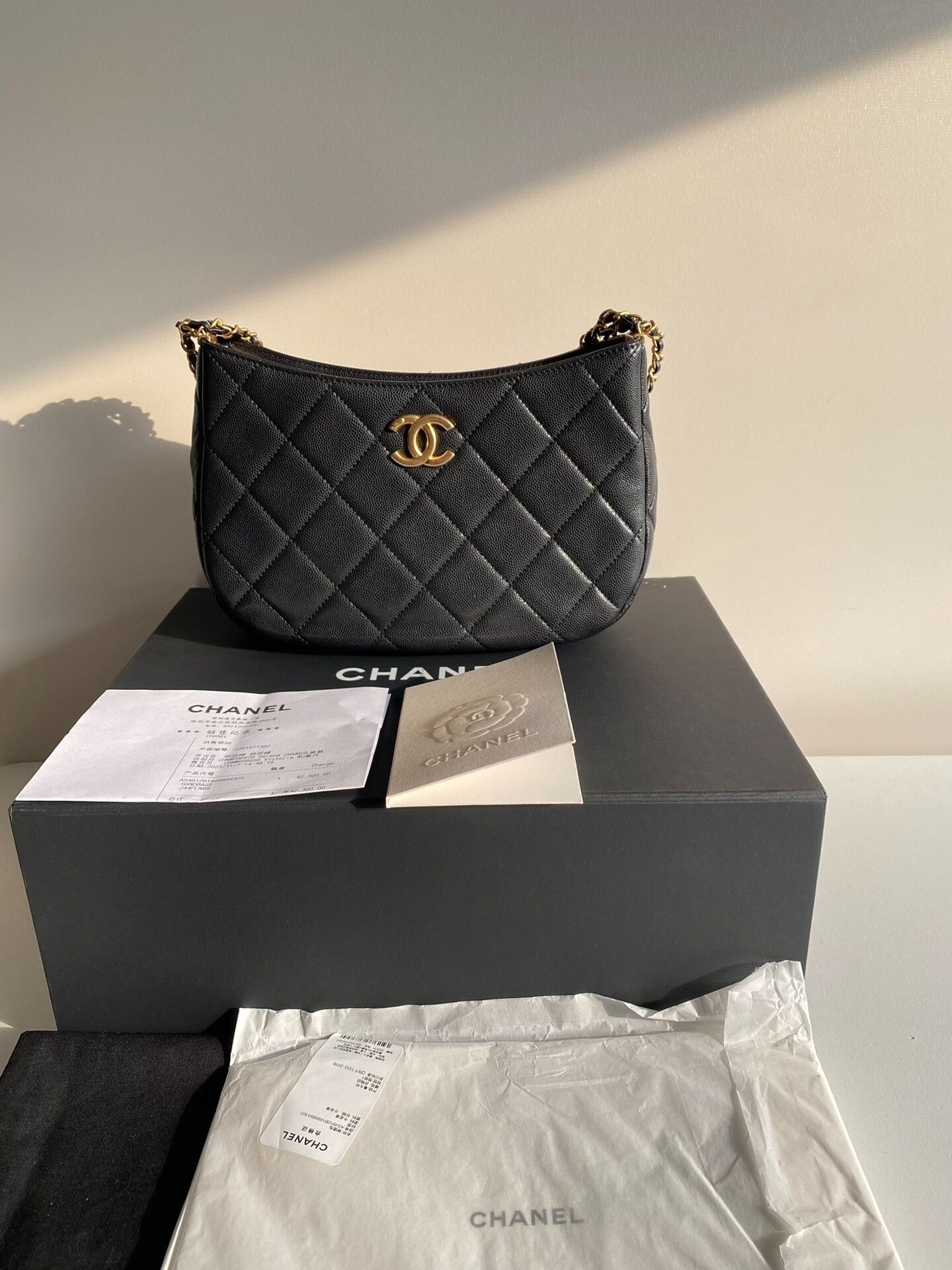 Chanel Pre-loved Bag Very good condition Size ONE SIZE - 1 Thumbnail