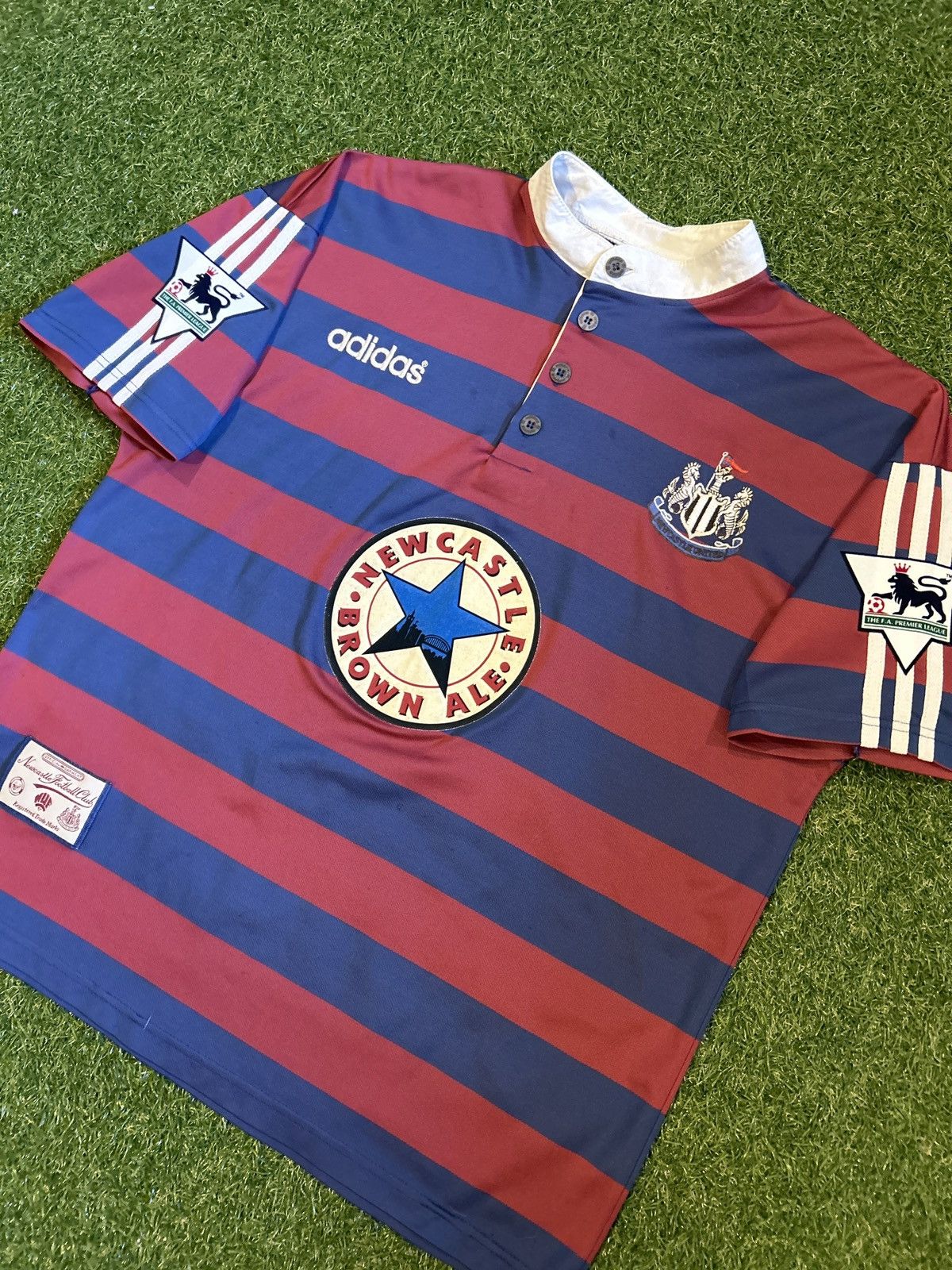 Adidas × Vintage 95/96 Newcastle United Ginola Away Shirt Size US L / EU 52-54 / 3 - 4 Thumbnail