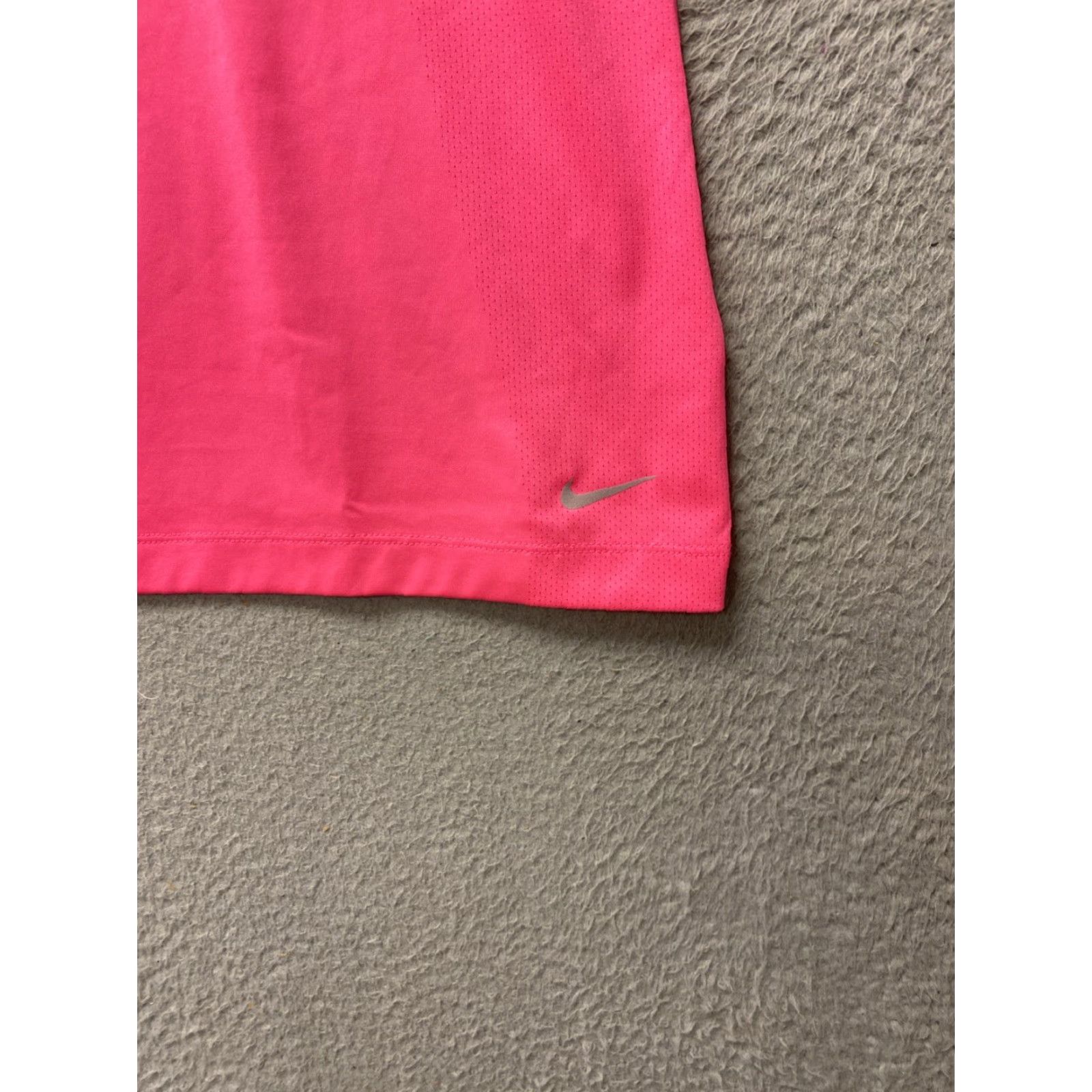 Nike Nike Dri-FIT Extra Short Sleeves Golf Polo Bright Pink L /142-43 Size 36" / US 14 / IT 50 - 2 Thumbnail