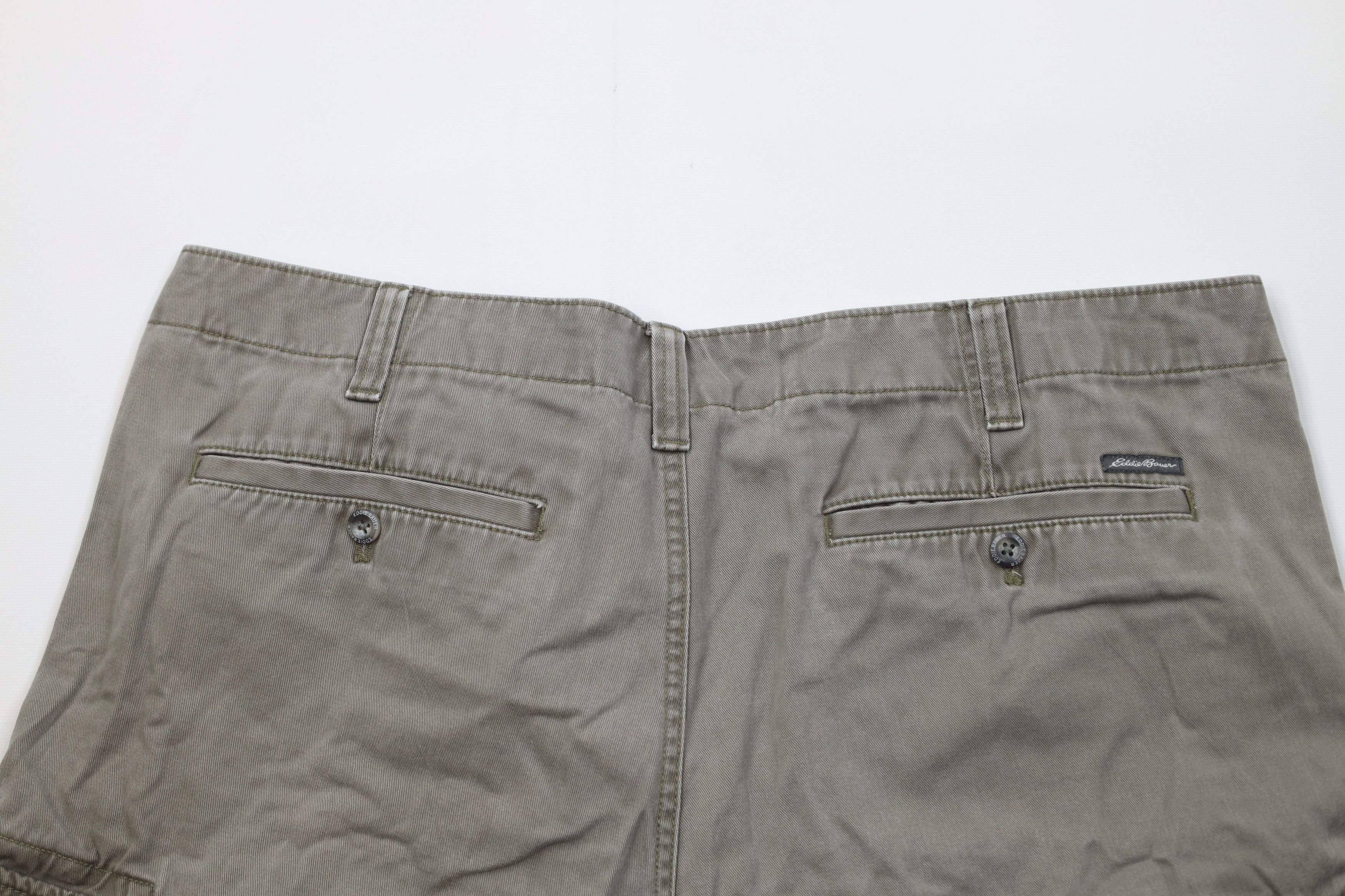 Eddie Bauer Vintage Eddie Bauer Heavyweight Cargo Shorts Green Cotton Size US 40 / EU 56 - 9 Thumbnail