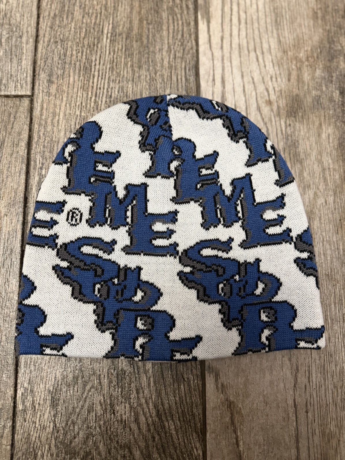Supreme Supreme Slanted Gothic Outline Beanie Size ONE SIZE - 1 Thumbnail