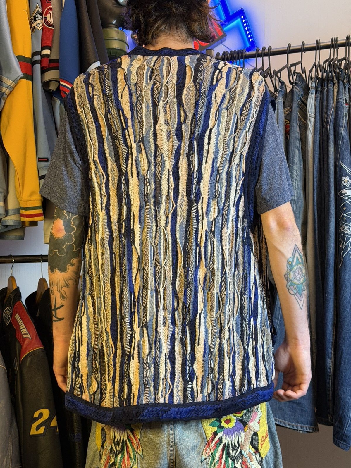 Coogi Vintage Coogi classic silk knitted vest Size US L / EU 52-54 / 3 - 5 Thumbnail