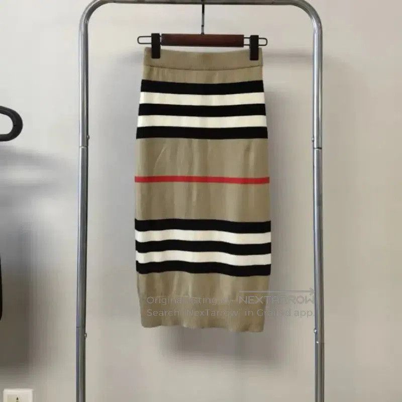 Burberry Burberry Women's Khaki Wool Midi Skirt. Size 23" - 2 Thumbnail