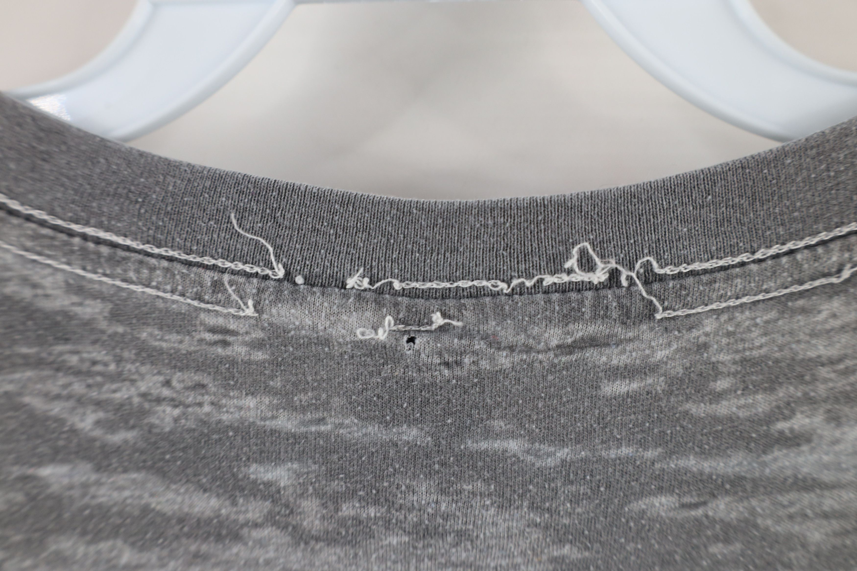 Obey × Vintage Obey Propaganda Camouflage Sheer V-Neck T-Shirt Gray Size M / US 6-8 / IT 42-44 - 8 Thumbnail