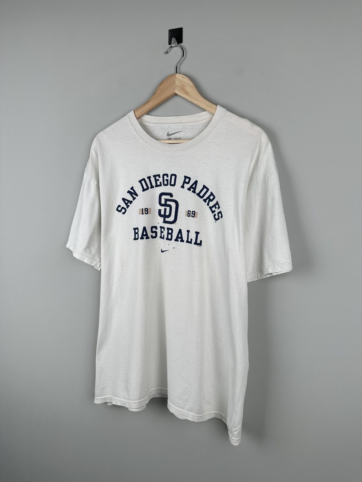Nike × Vintage Vintage Y2k Nike San Diego Padres Baseball Big Swoosh Tee Size US L / EU 52-54 / 3 - 1 Thumbnail